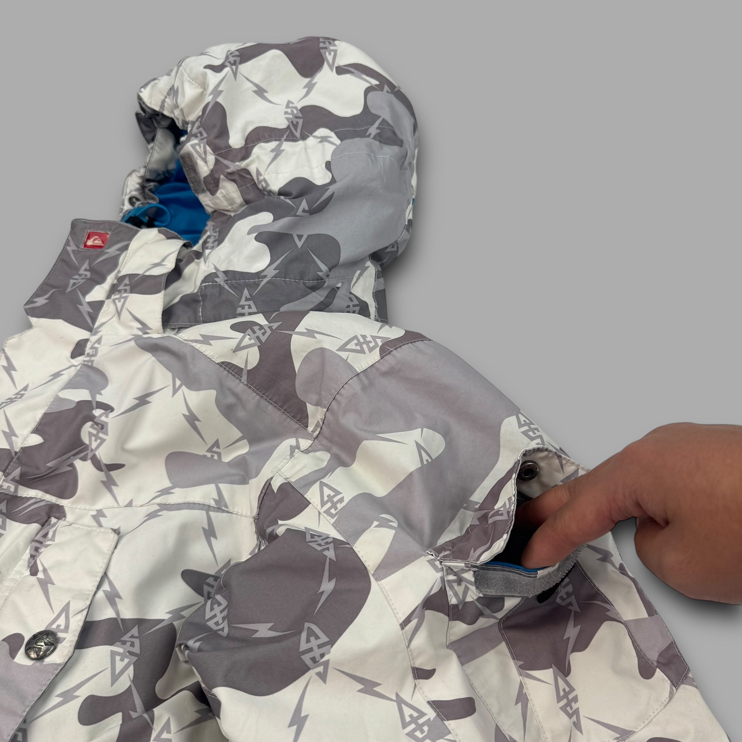 Quiksilver 2000's technical multi-pocket camo softshell ski jacket (L) wms
