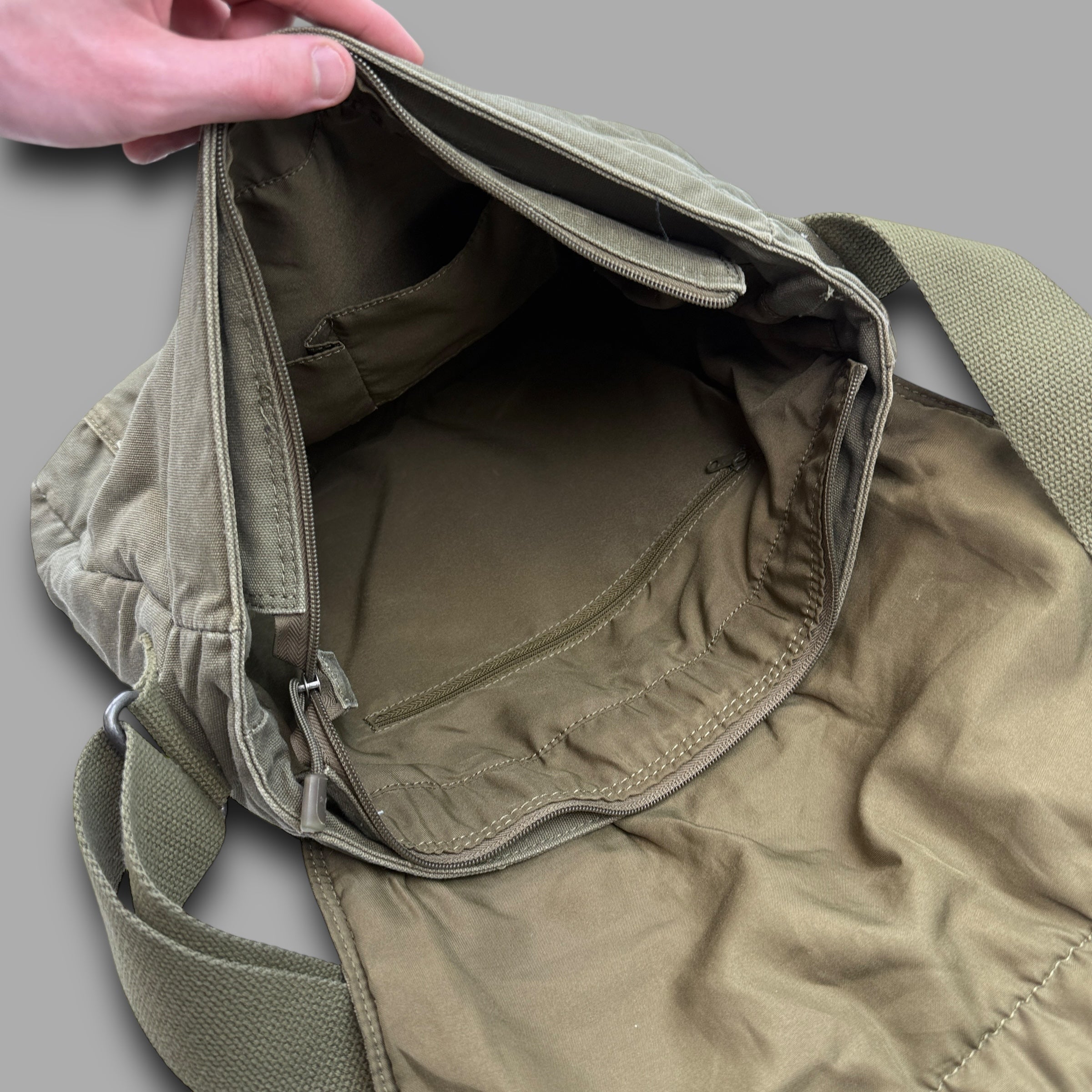 Puma 2000's technical multi-pocket satchel shoulder bag (OS)