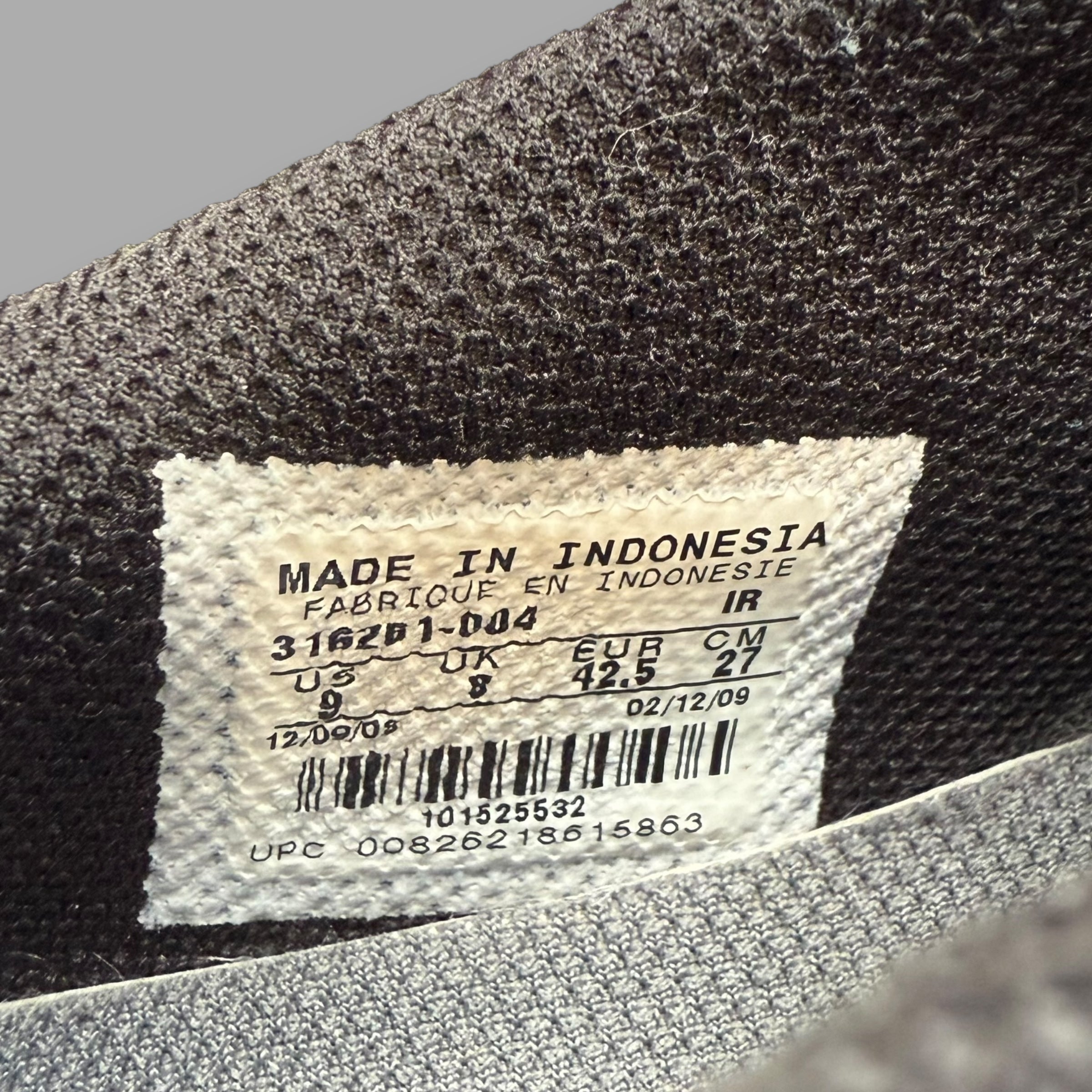 Nike roubaix 2009 'black & silver perforated ' slip on (UK8)