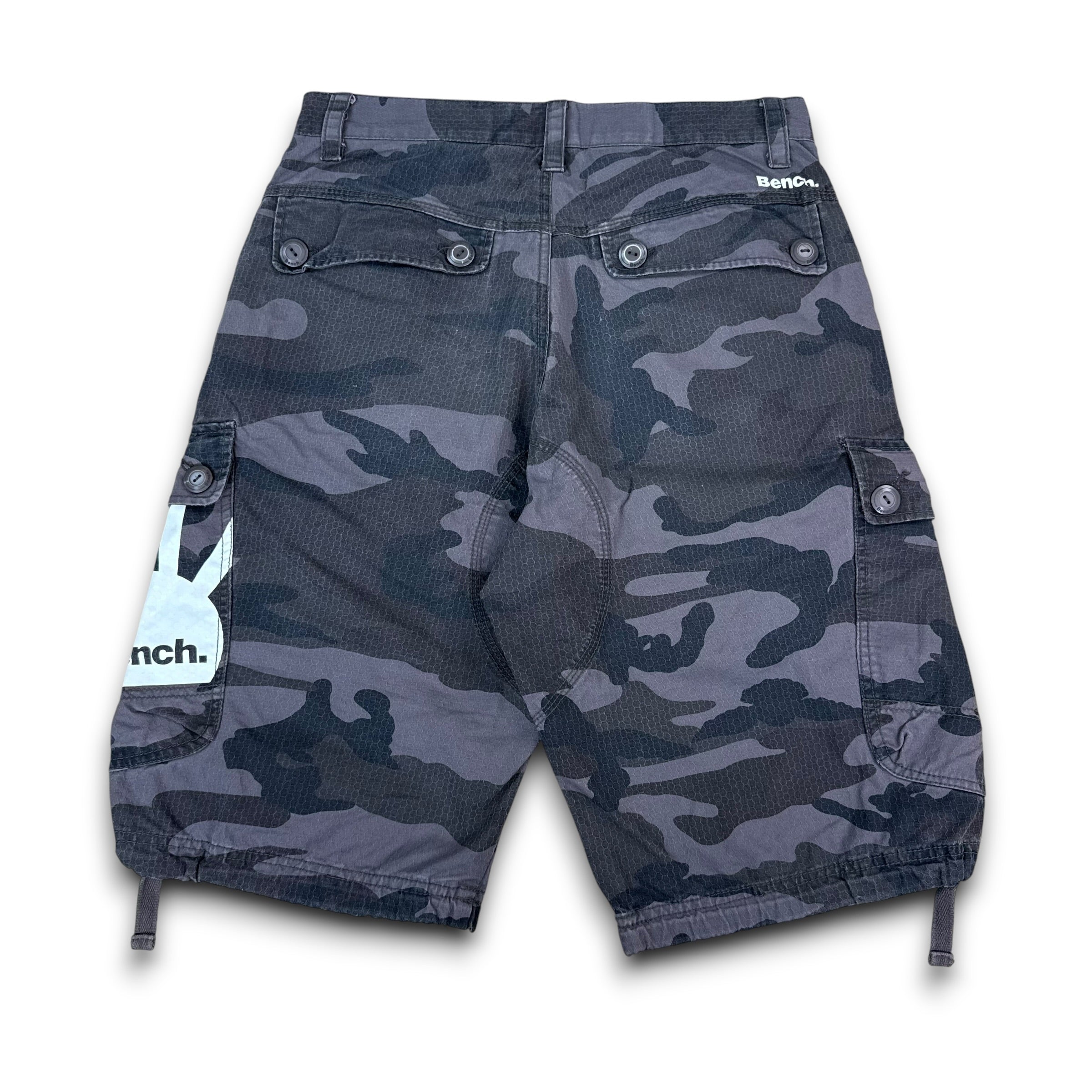 Bench 2000's dark graphic camo shorts (S)