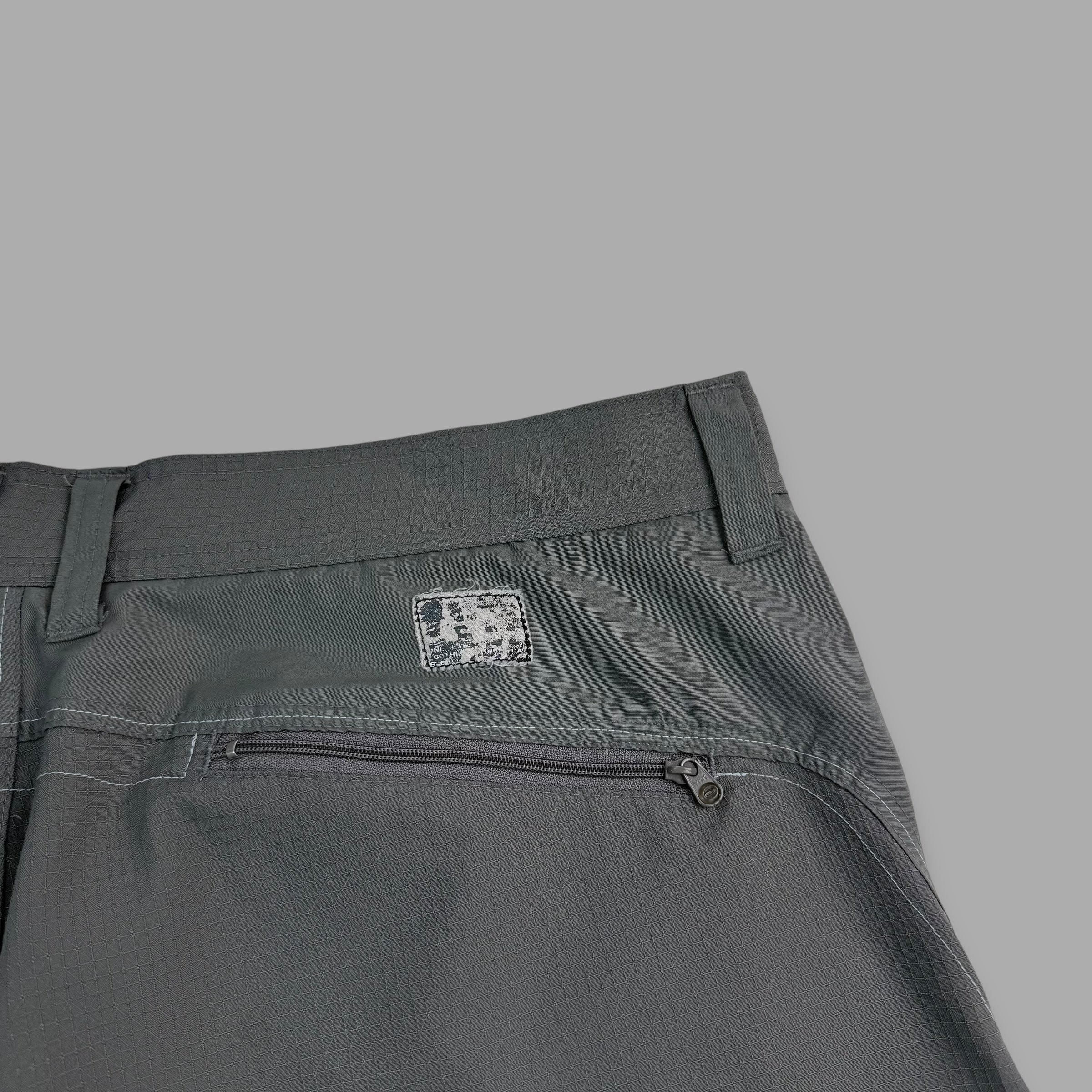 Oakley 2005 technical panelled baggy shorts (L)