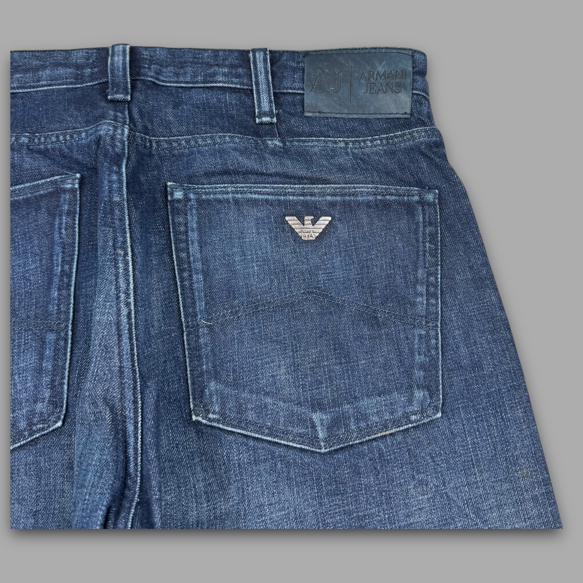 Armani 2000's dark denim relaxed straight fit jeans (S-M)