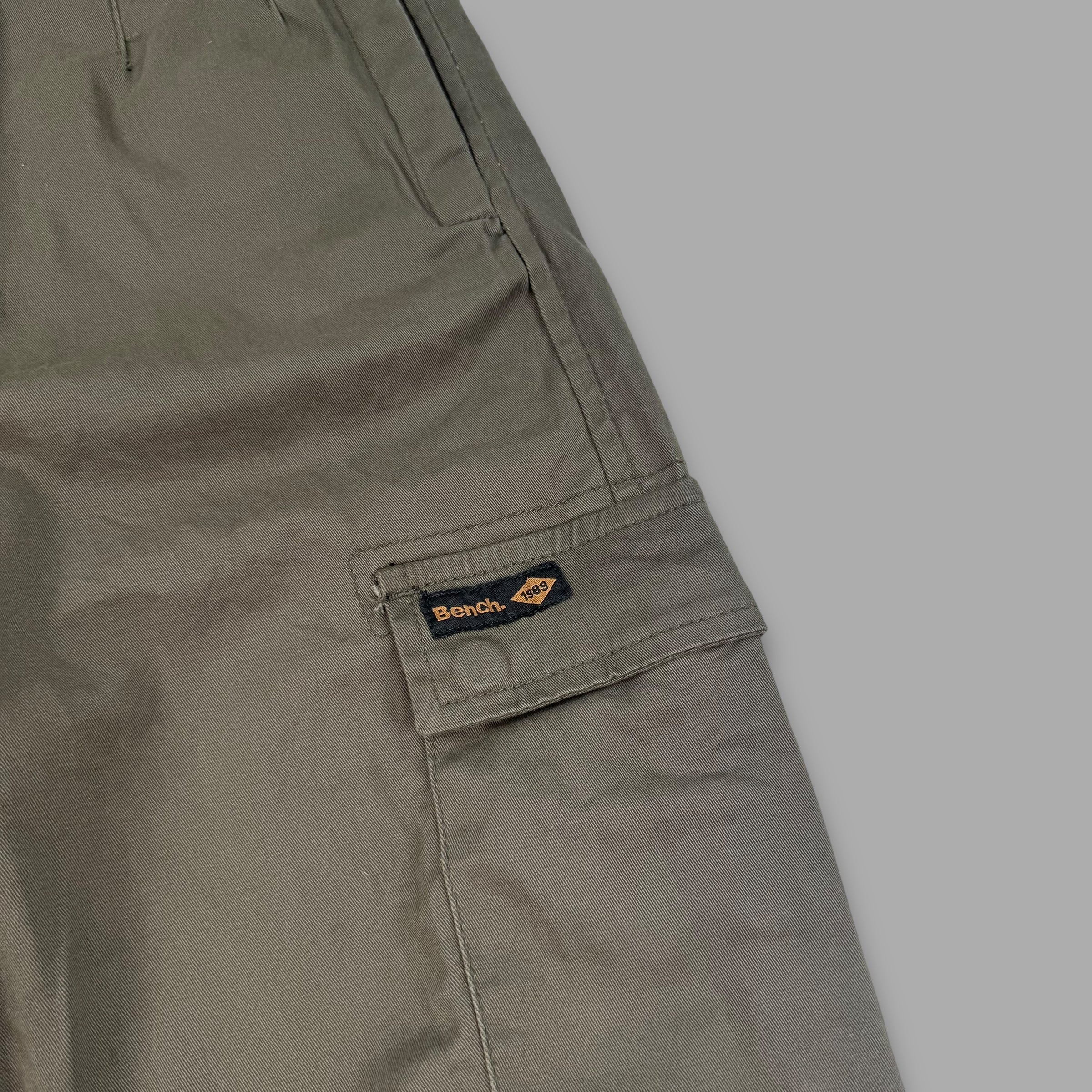 Bench 2000's multipocketed cargo pants (L) wms