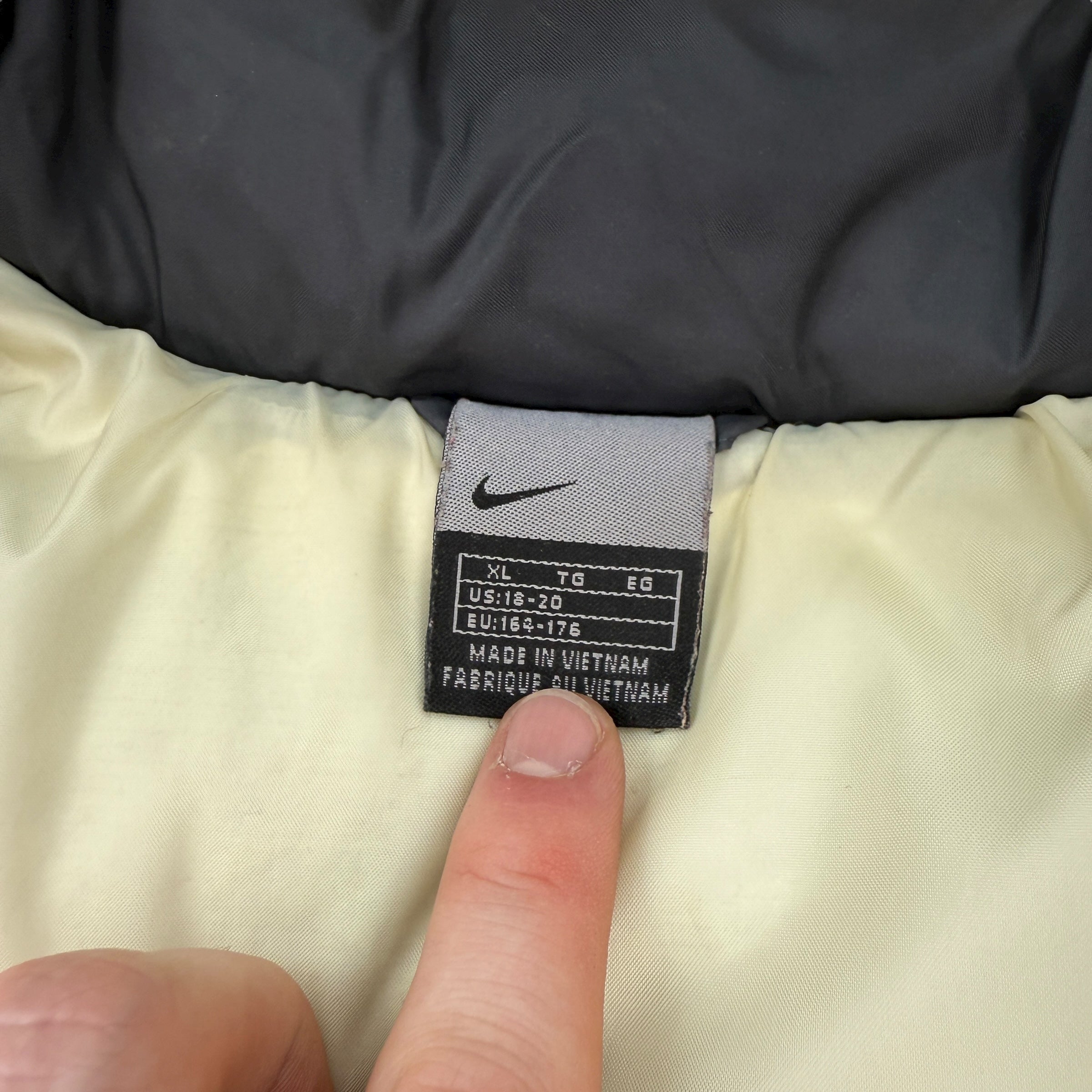 Nike 2000's technical downfilled mini swoosh puffer jacket (S)