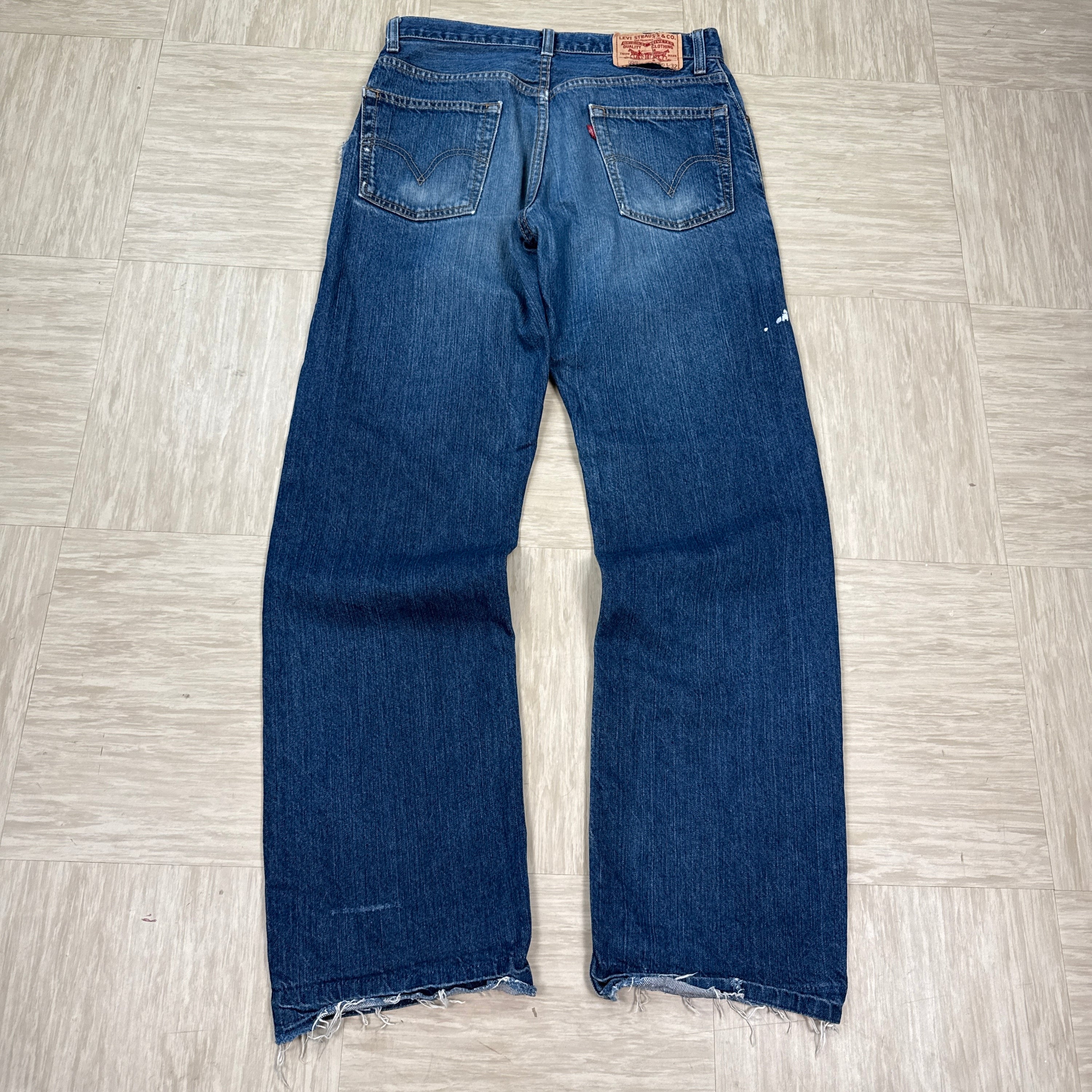 Levi's 559 2000's relaxed straight fit distressed jeans (S-M)
