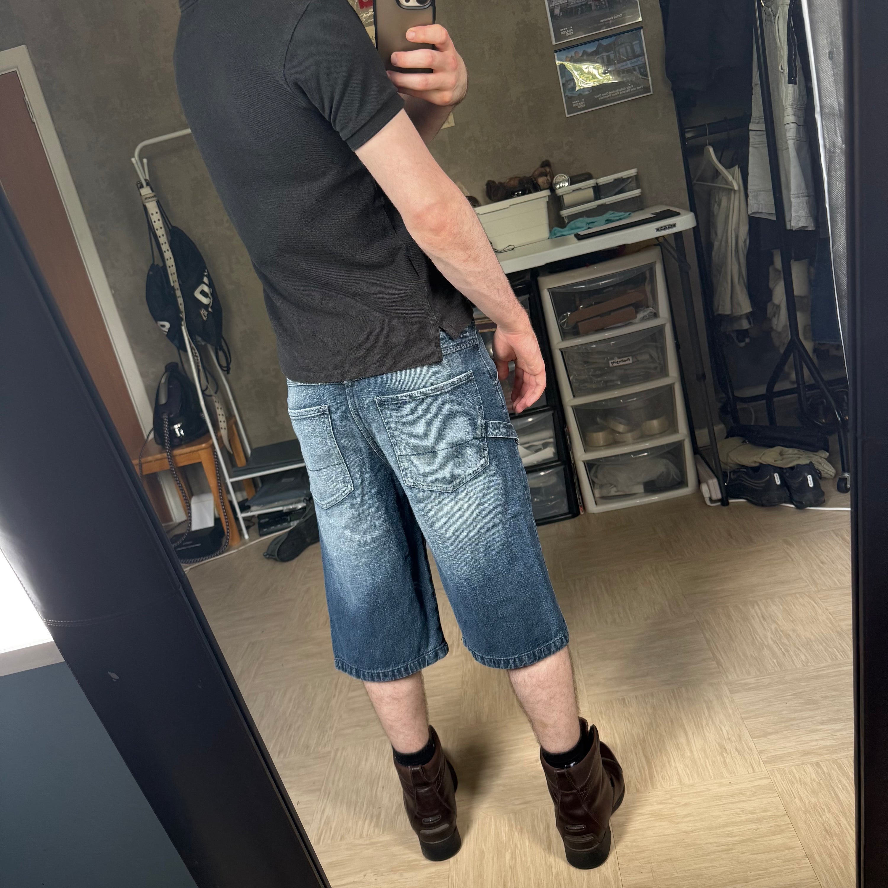 Avirex 2000's baggy denim jean shorts (S)