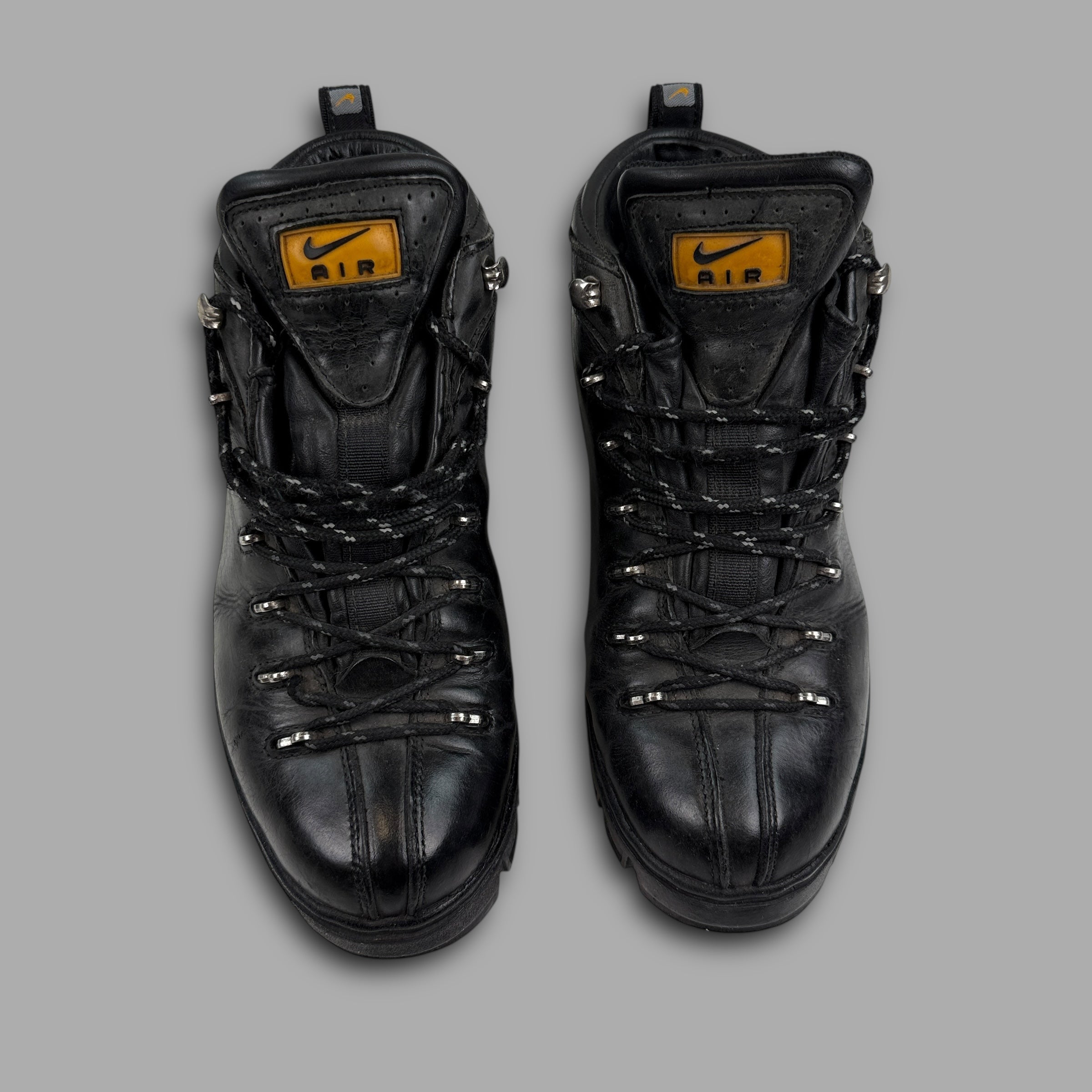 Nike ACG 1999 gimli black leather hiking boot (UK7)
