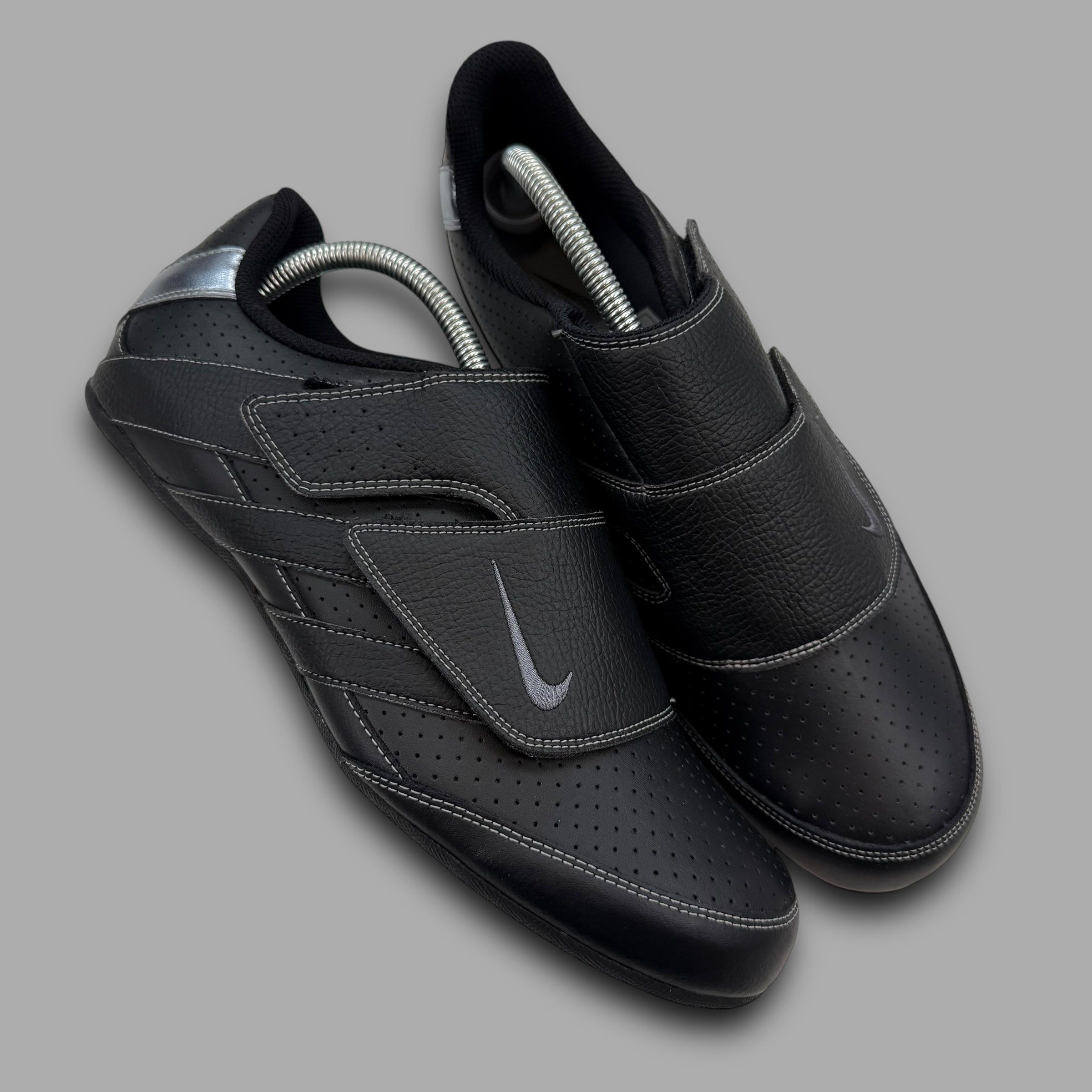 Nike roubaix 2009 'black & silver perforated ' slip on (UK8)