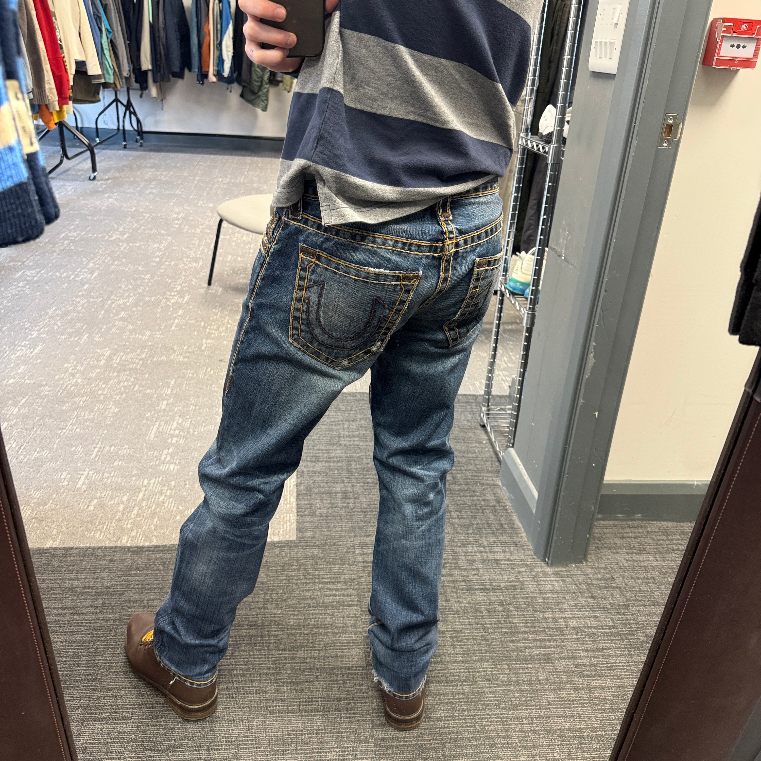 True religion 2000's geno relaxed slim contrast stitch denim jeans (S)