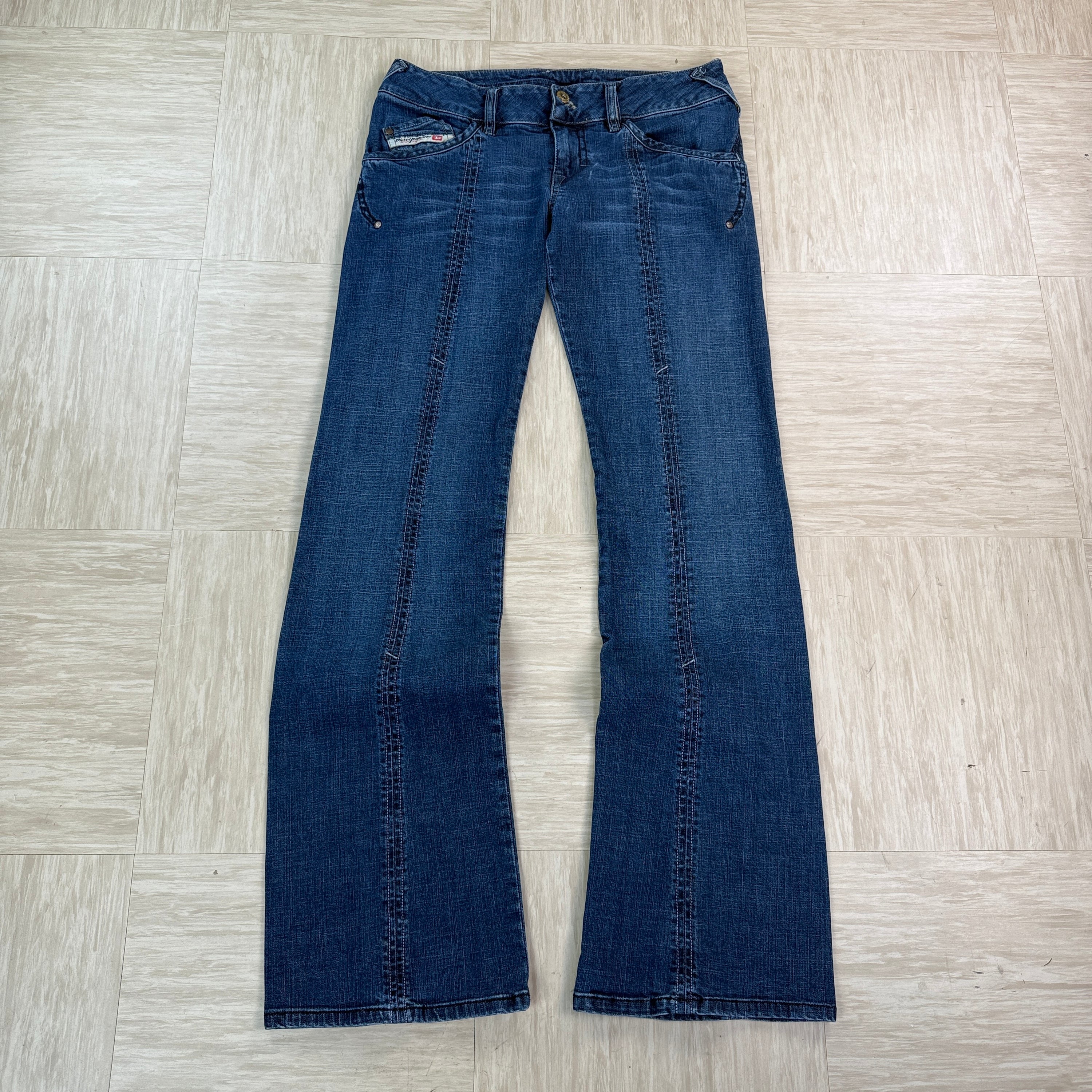 Diesel 2000's low waisted relaxed bootcut jeans (S)