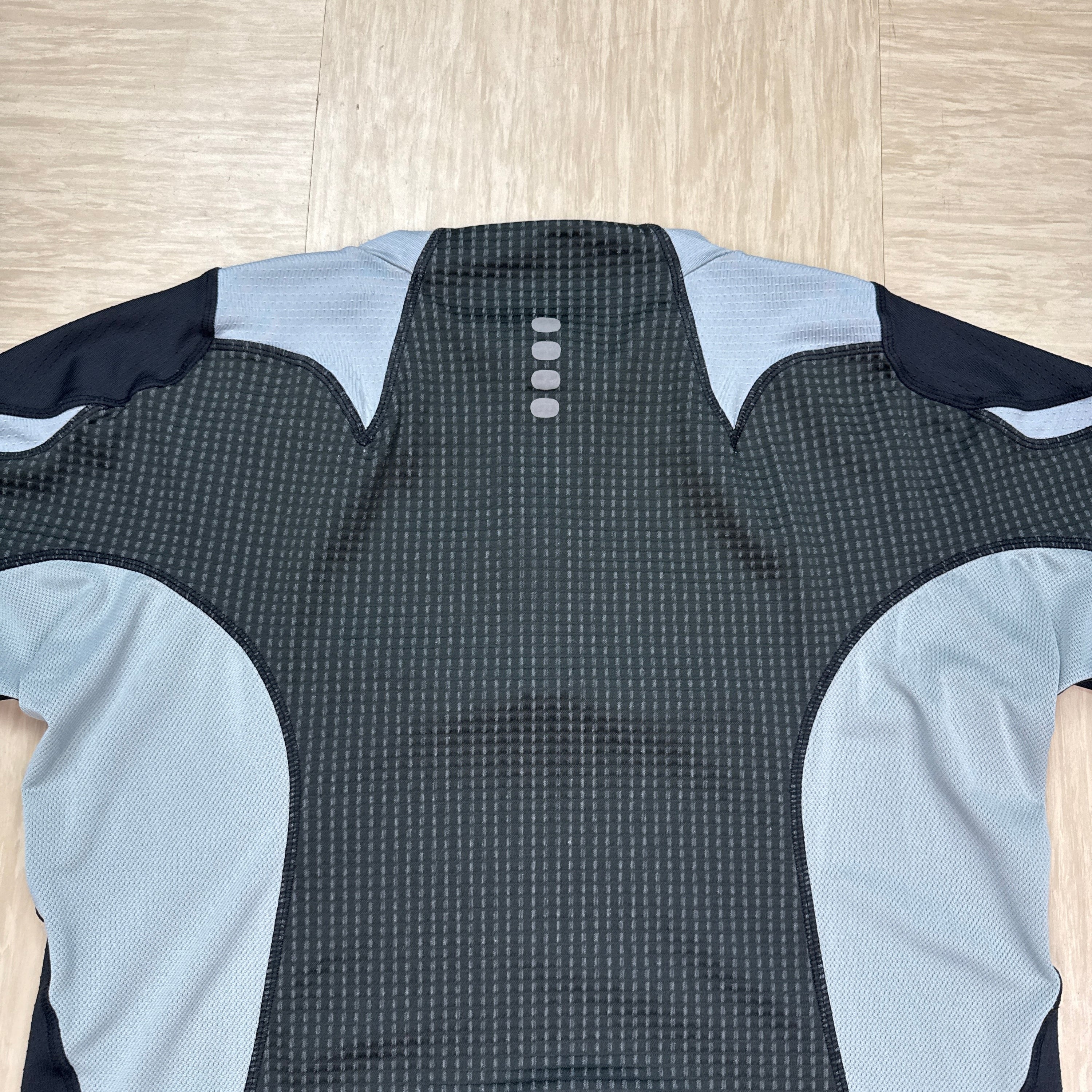 Nike 2000's technical panelled dri-fit active tee (L)