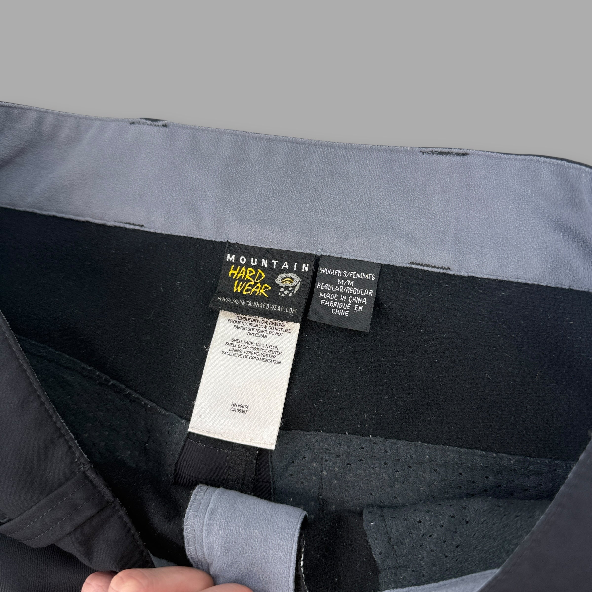 Mountain hardwear 2000's technical taped seams conduit softshell bottoms (S-M) wms