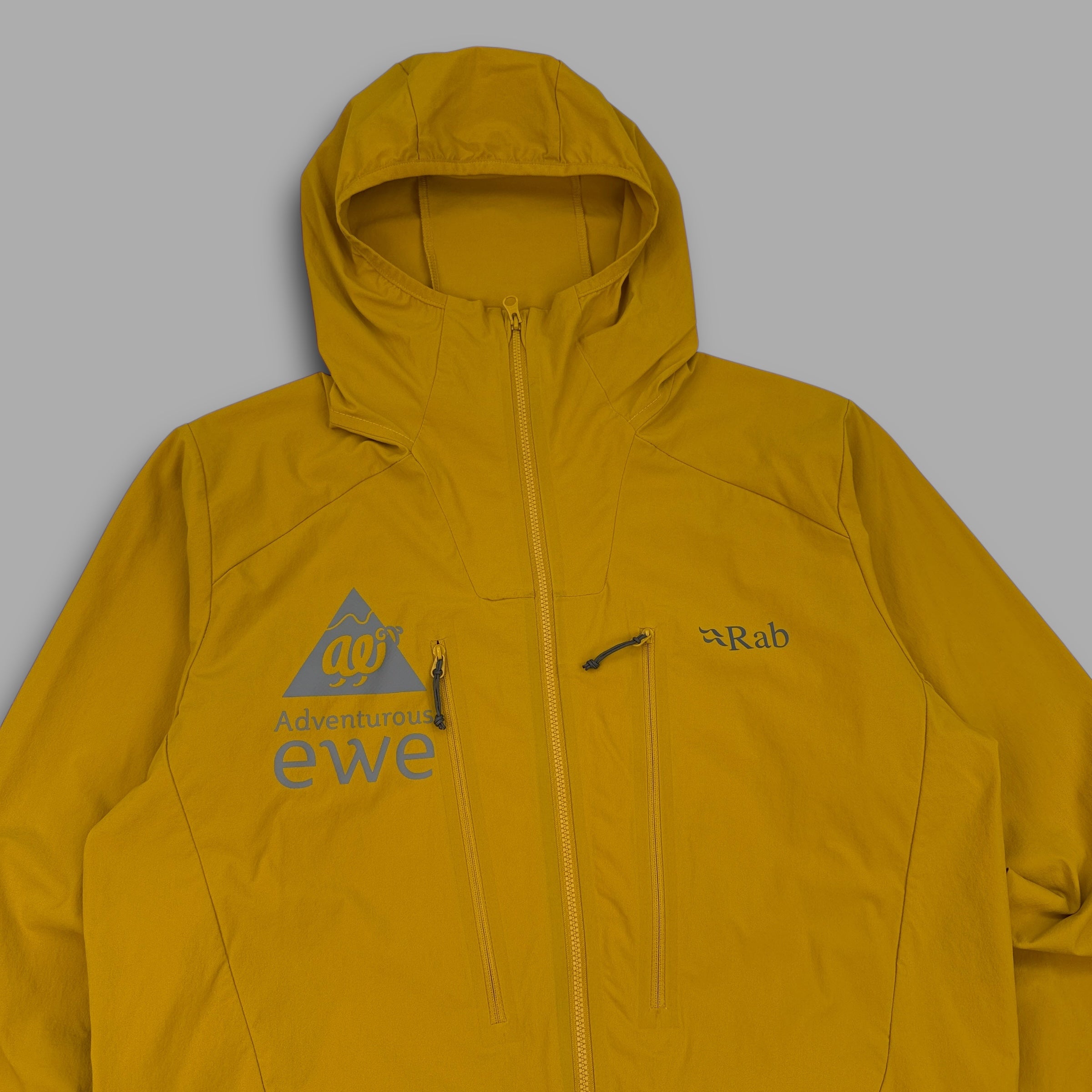 Rab 2000's technical softshell dual-pocket windbreaker (M)