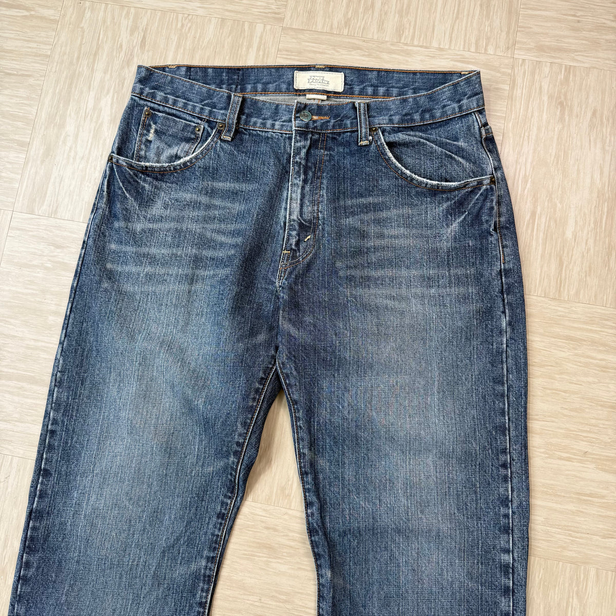 No fear 2000's relaxed fit denim straight leg jeans (S)