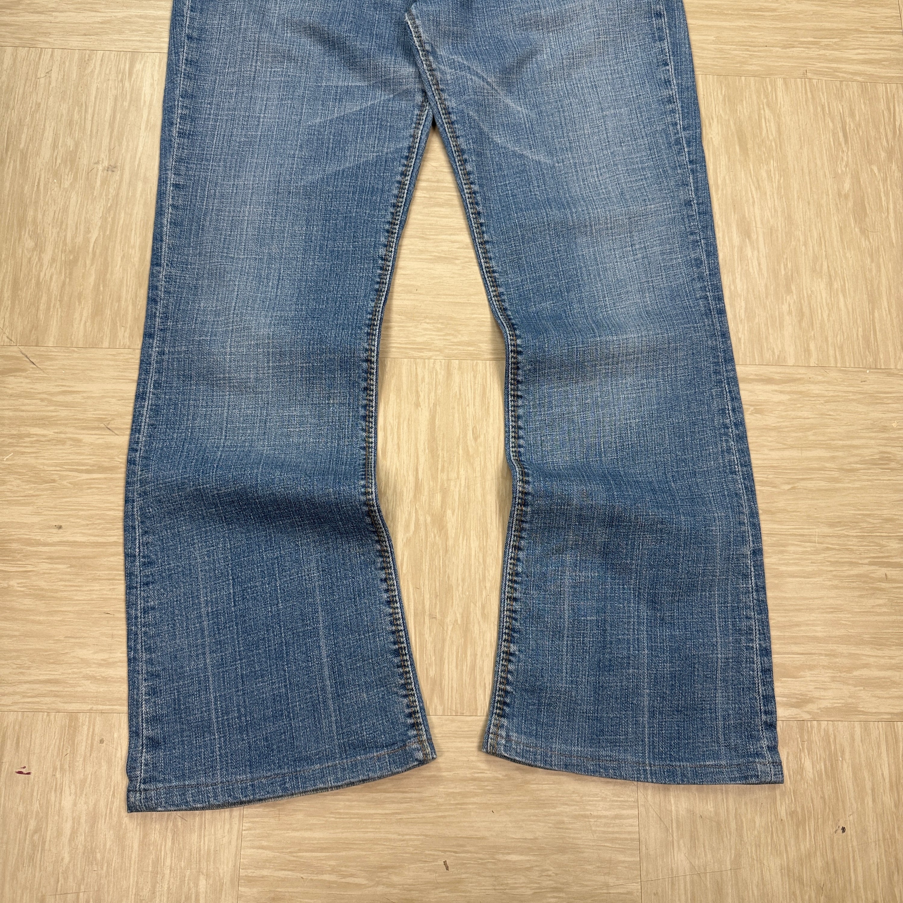 Levi's 572 2000's relaxed fit denim bootcut jeans (S)