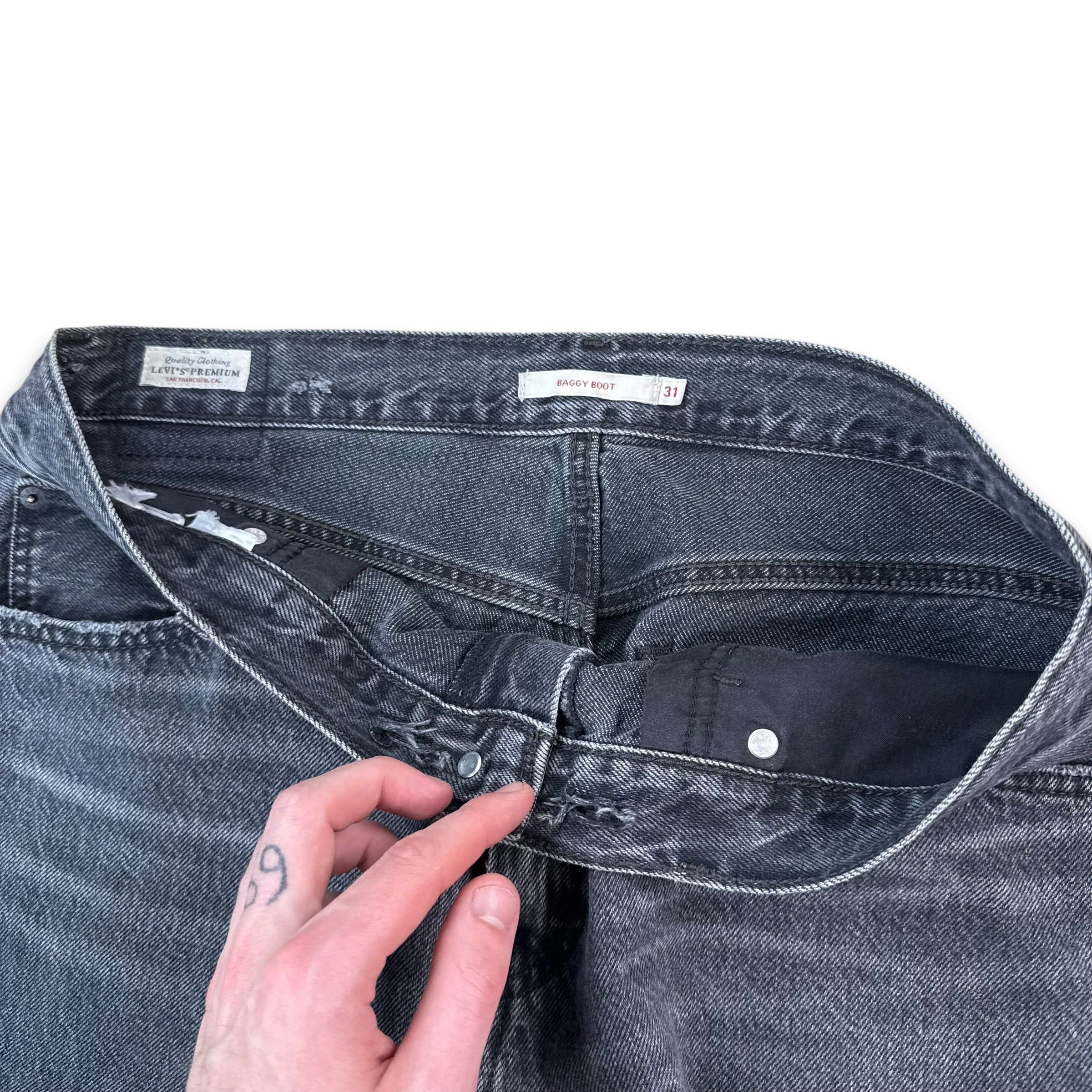 Levi's 2000's grey denim baggy bootcut jeans (M)