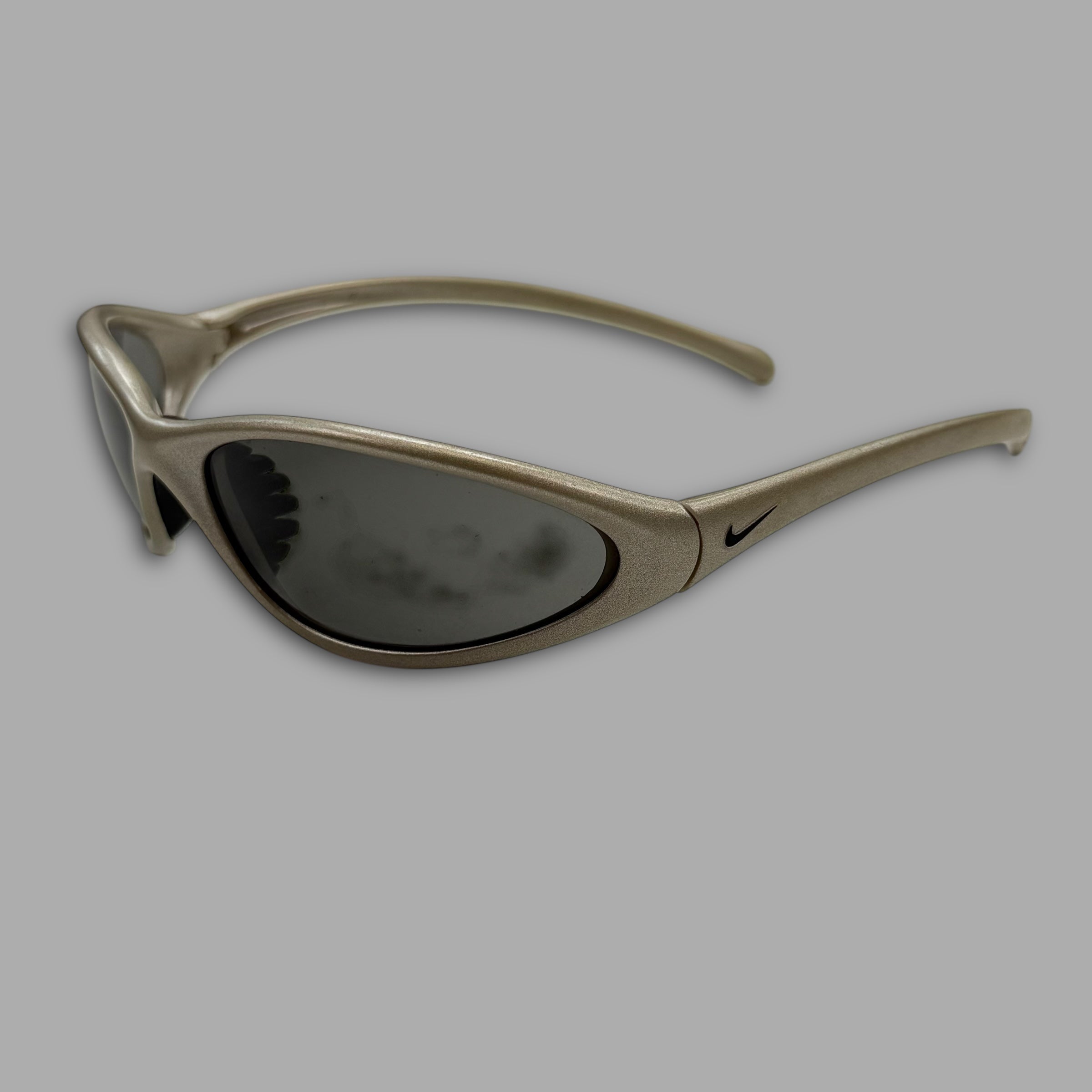 Nike 2000's tarj wrap around sunglasses (OS)
