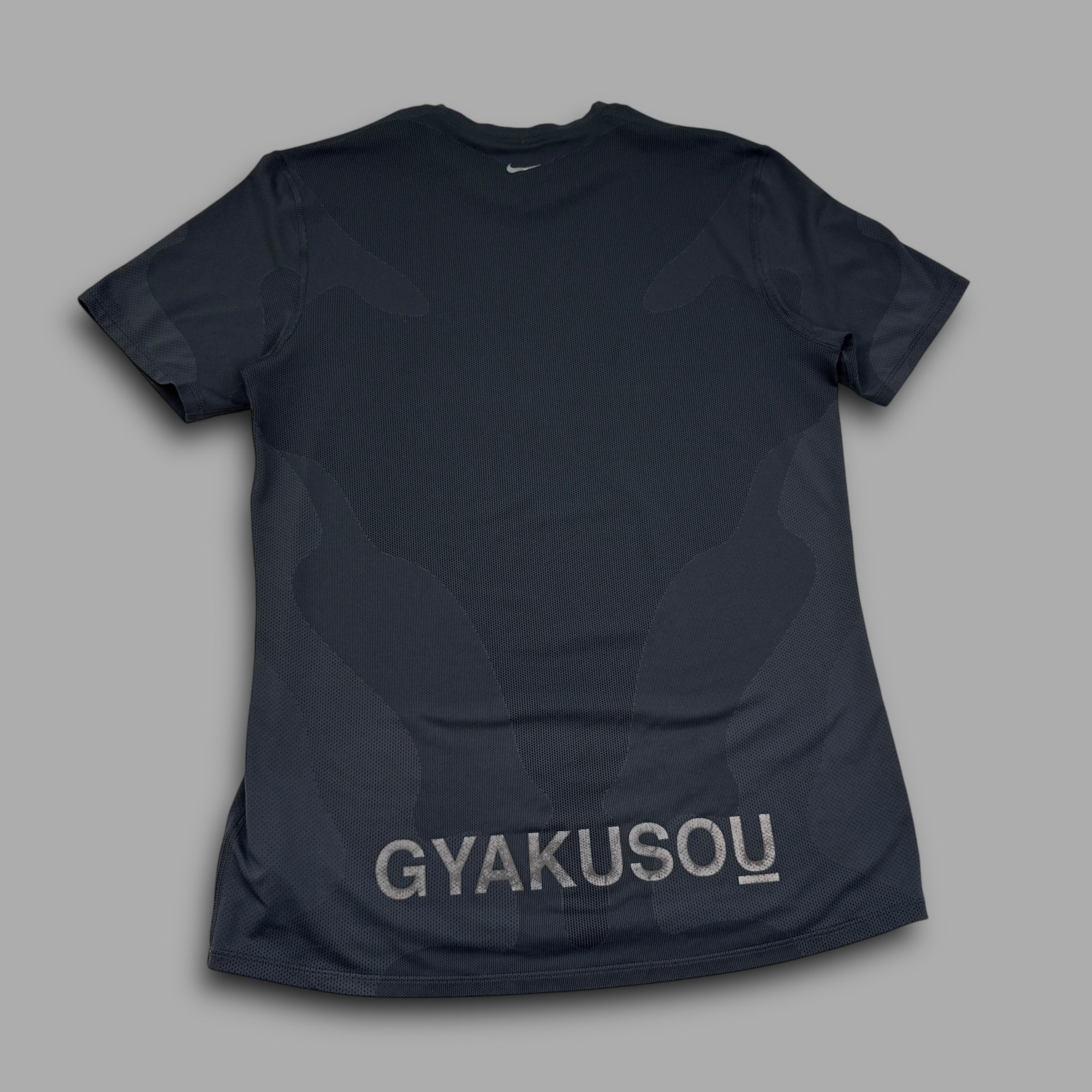 Nike gyakusou 2000's graphic sweat map tee (M)