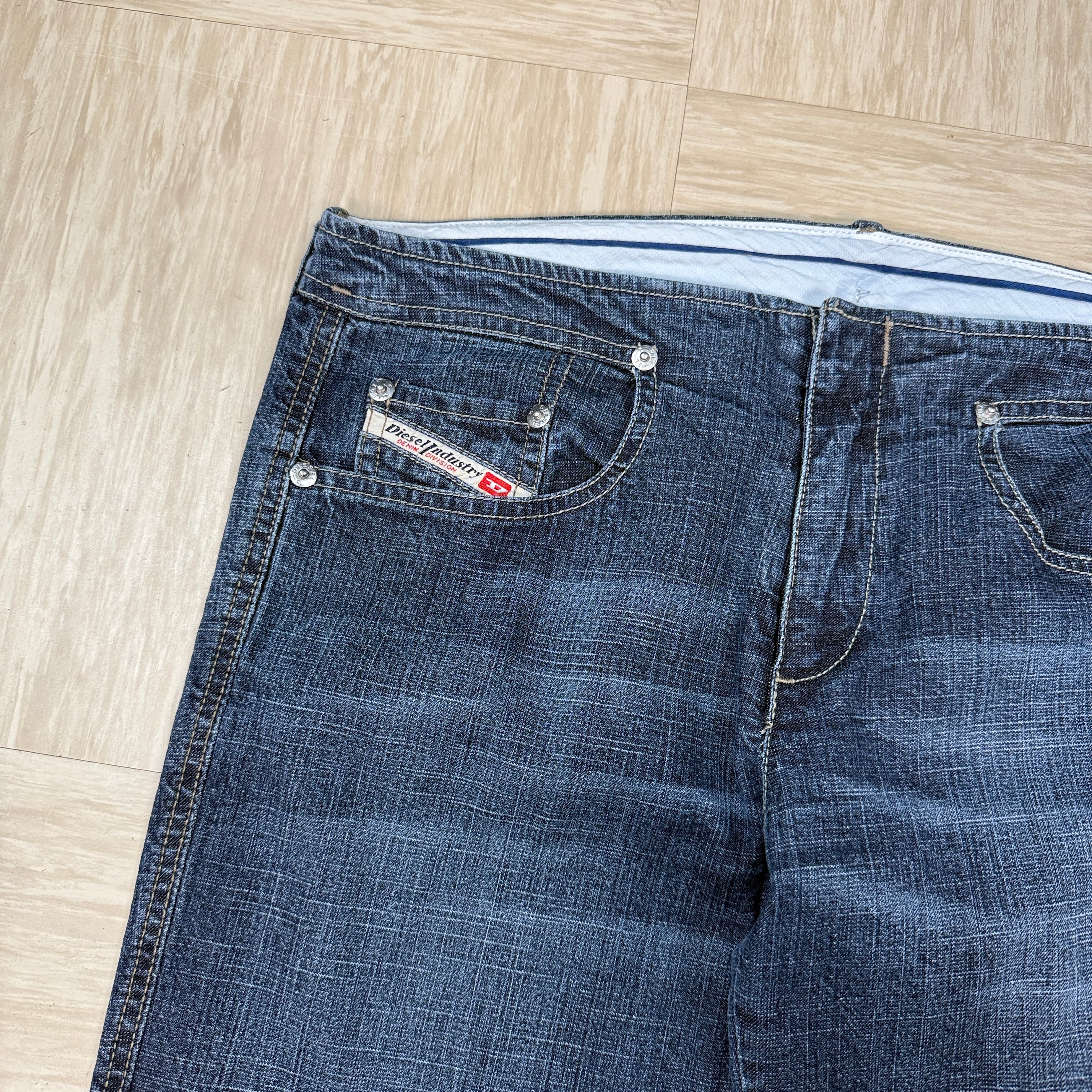 Diesel 2000's low waisted flared bootcut denim jeans (S-M)