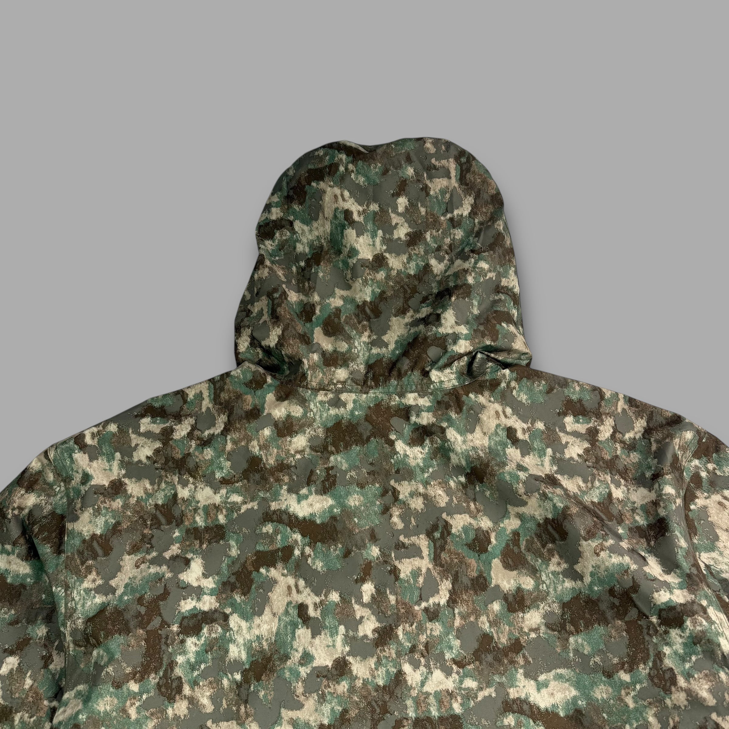 The north face 2023 technical multi-pocket camo shell jacket (XL)