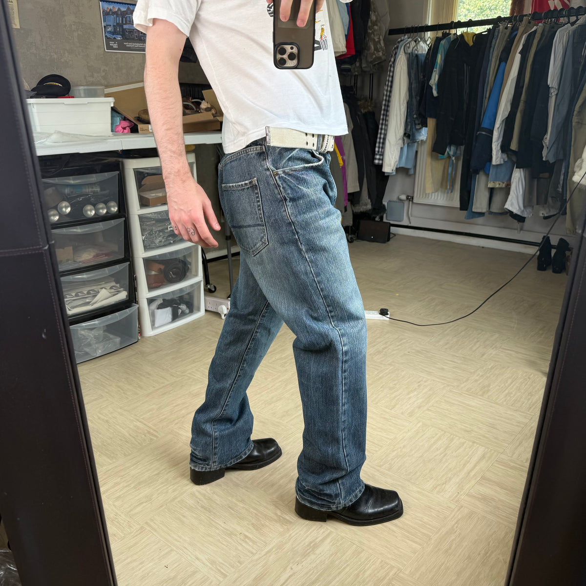 No fear 2000's relaxed fit denim straight leg jeans (S)