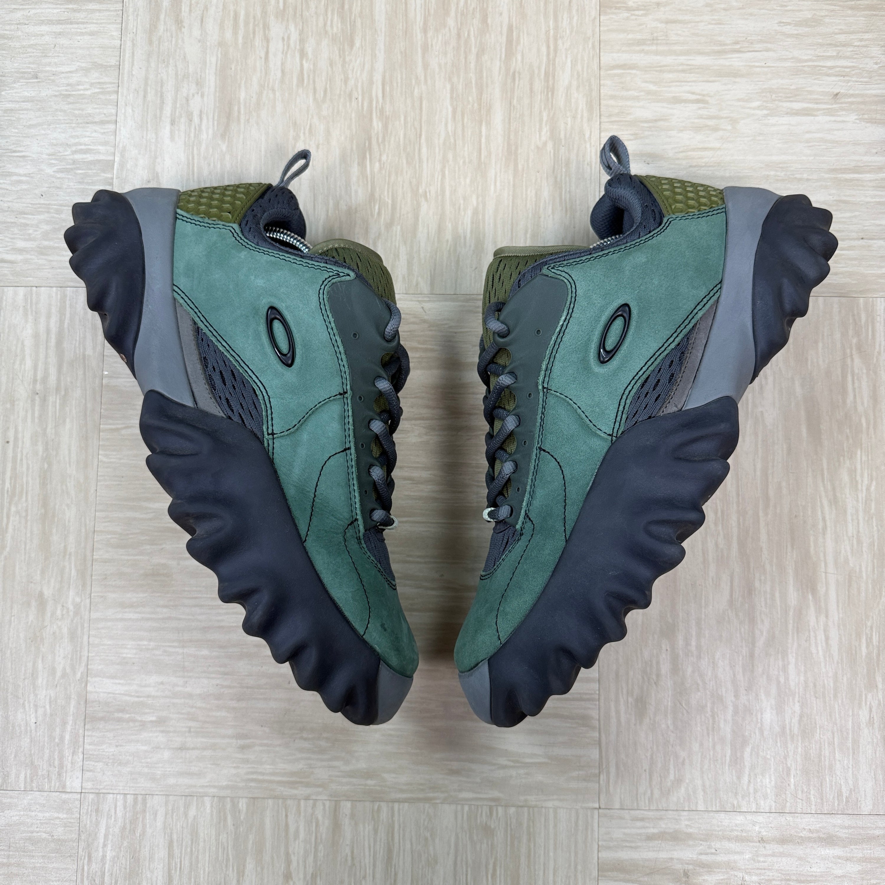 Oakley factory team nubuck chopsaw (UK8)