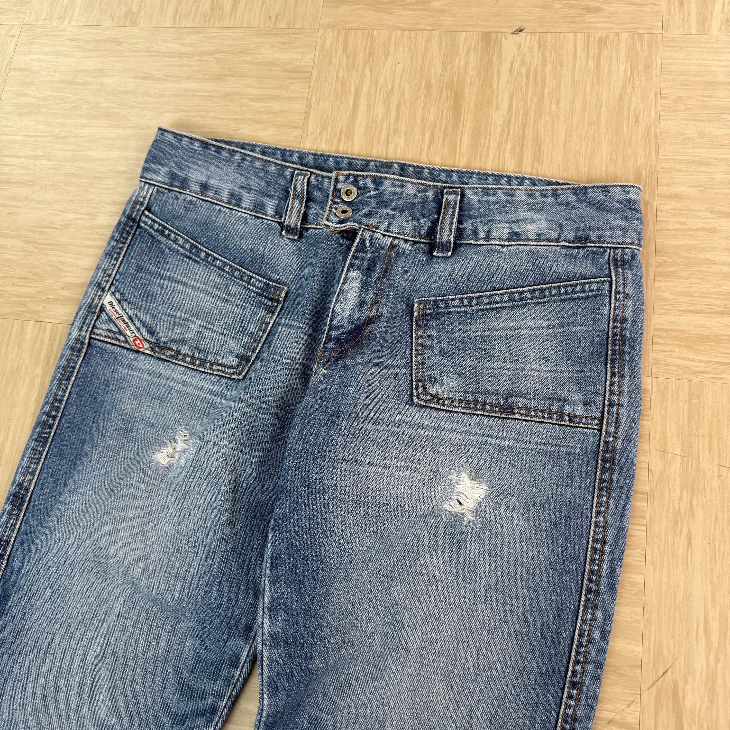 Diesel 2000's relaxed distressed denim bootcut jeans (S)