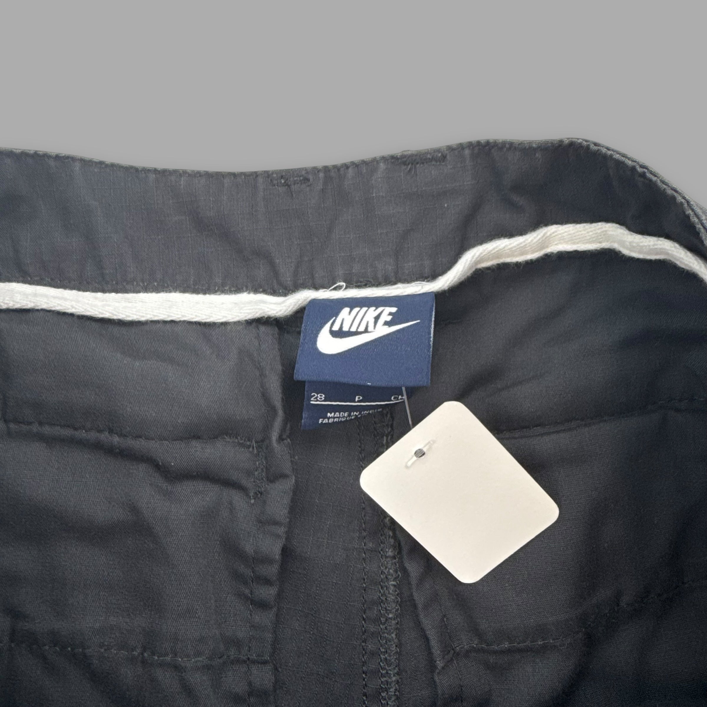 Nike 2000's atheltic dept. baggy cargo shorts (XS-S)