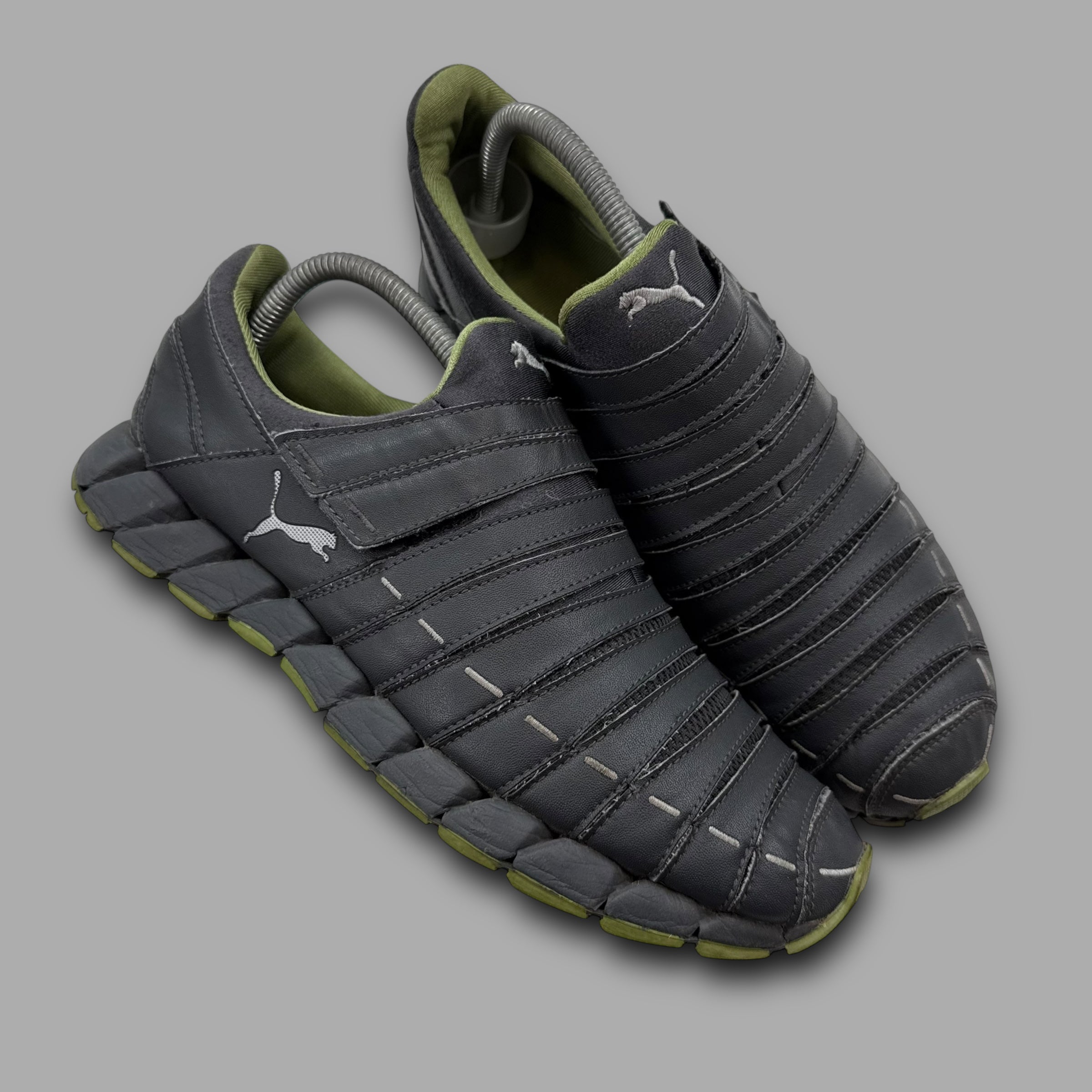 Puma OSU 2000's panelled velcro running trainer (UK7.5)