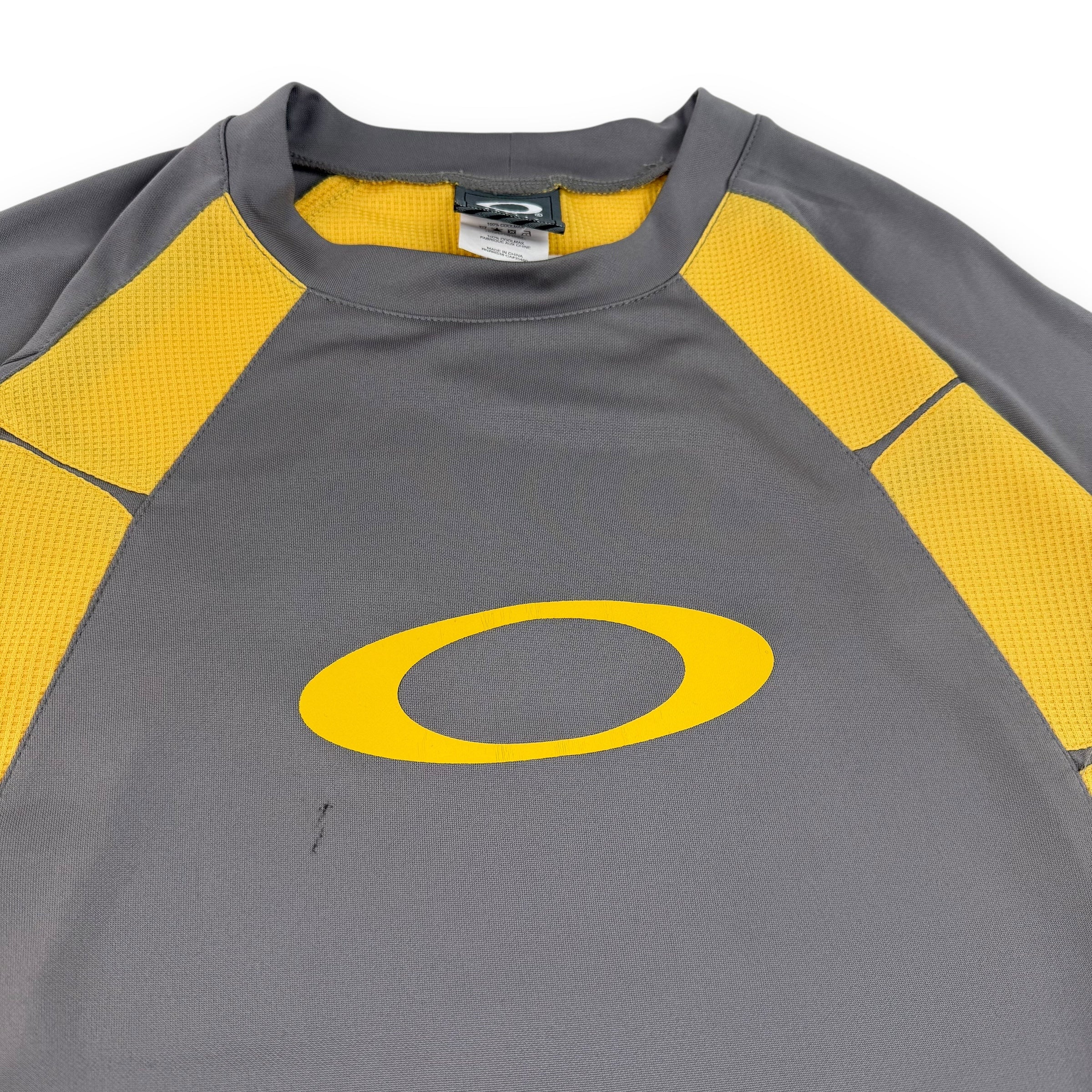 Oakley 2000's technical paneled mesh training shirt (L)