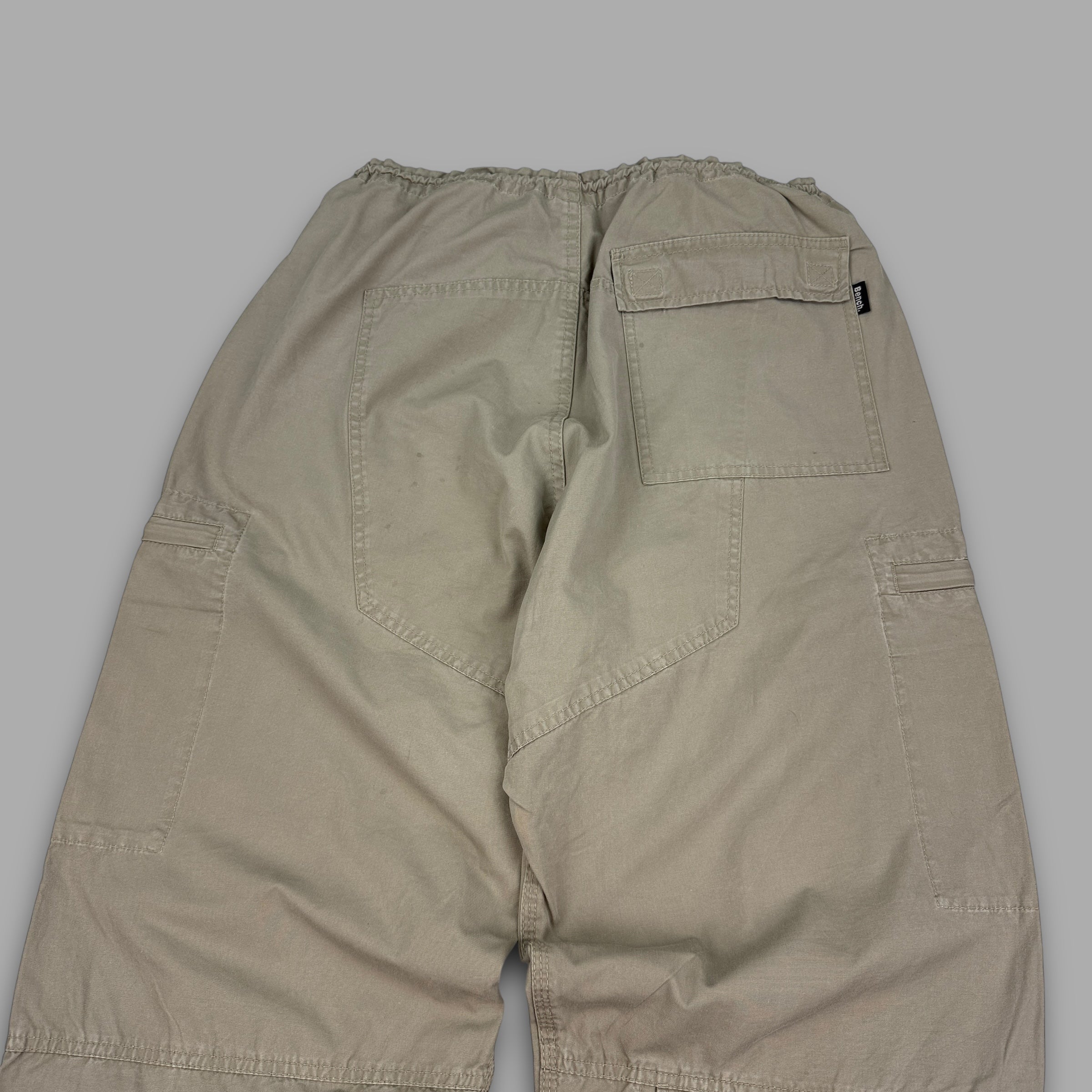 Bench 2000's technical baggy wide leg parachute bottoms (L)