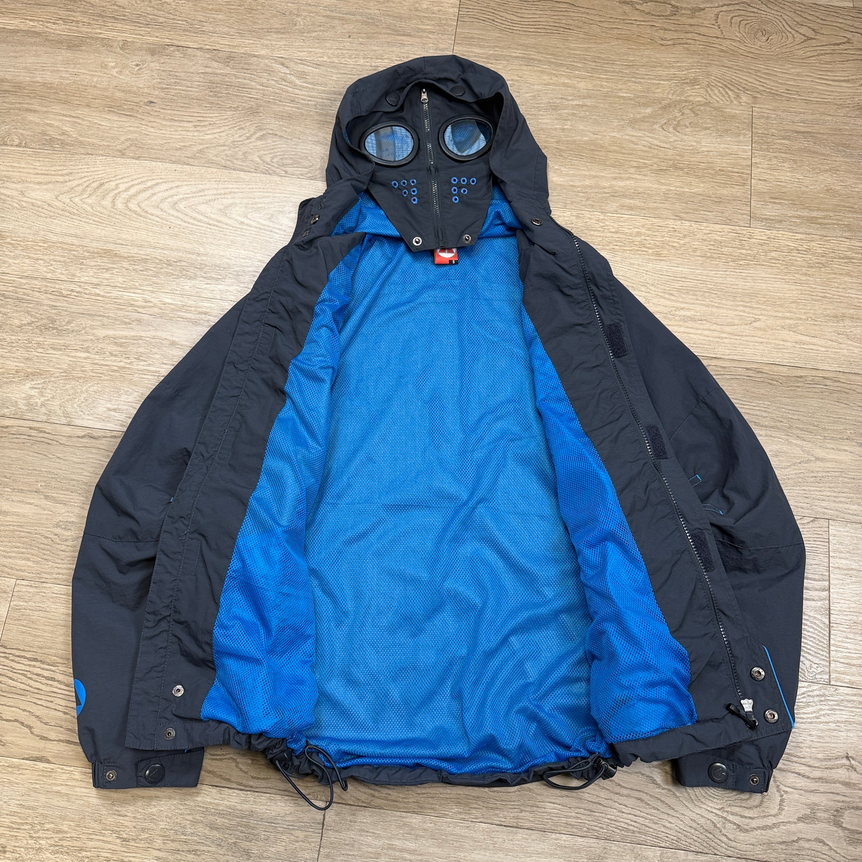 Airwalk 2000's technical lightweight nylon hooded goggle jacket with contrast stitching (S)
