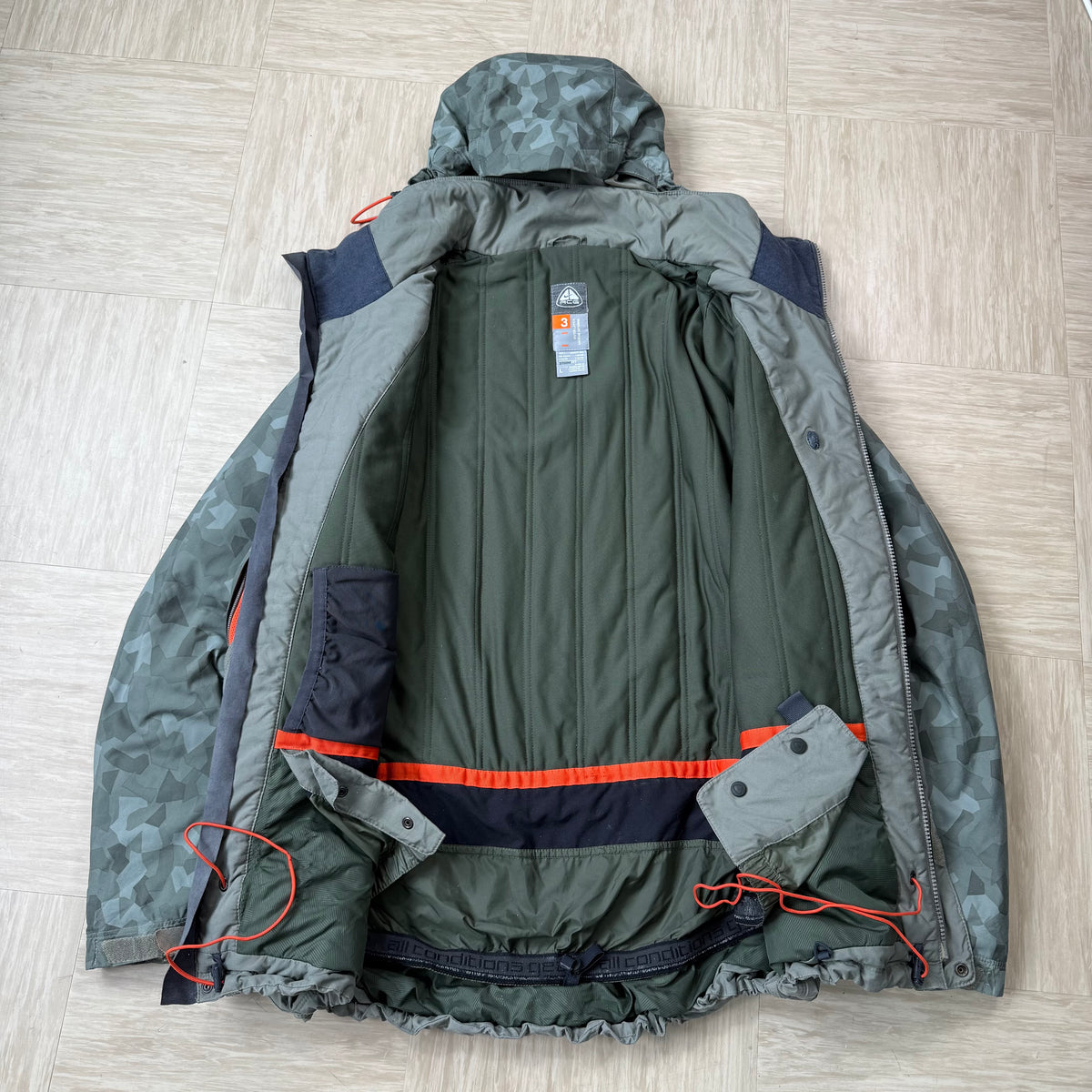 Nike ACG 2000's technical multi-pocket softshell jacket (L)