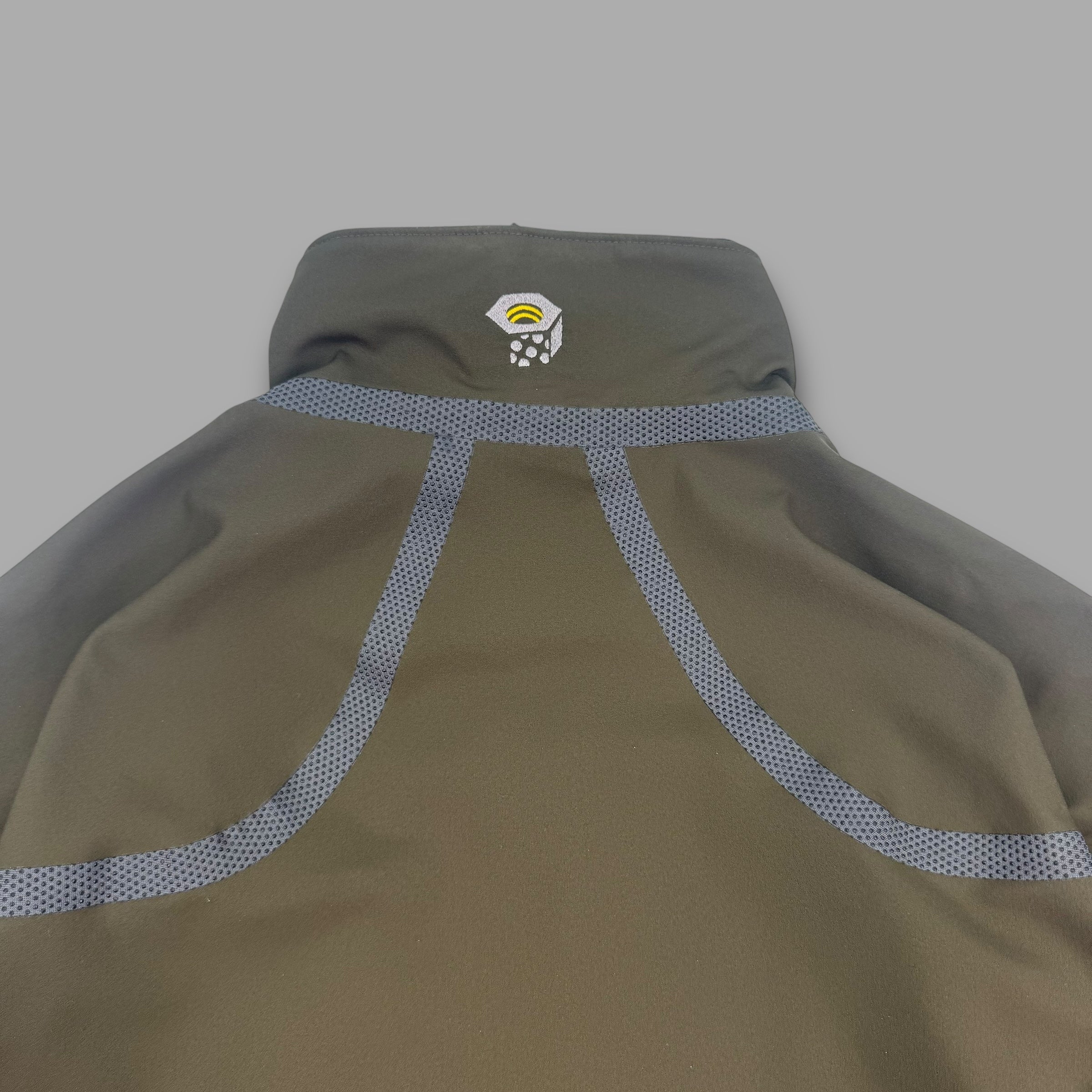 Mountain hardwear 2000’s technical taped seams conduit softshell jacket (S)