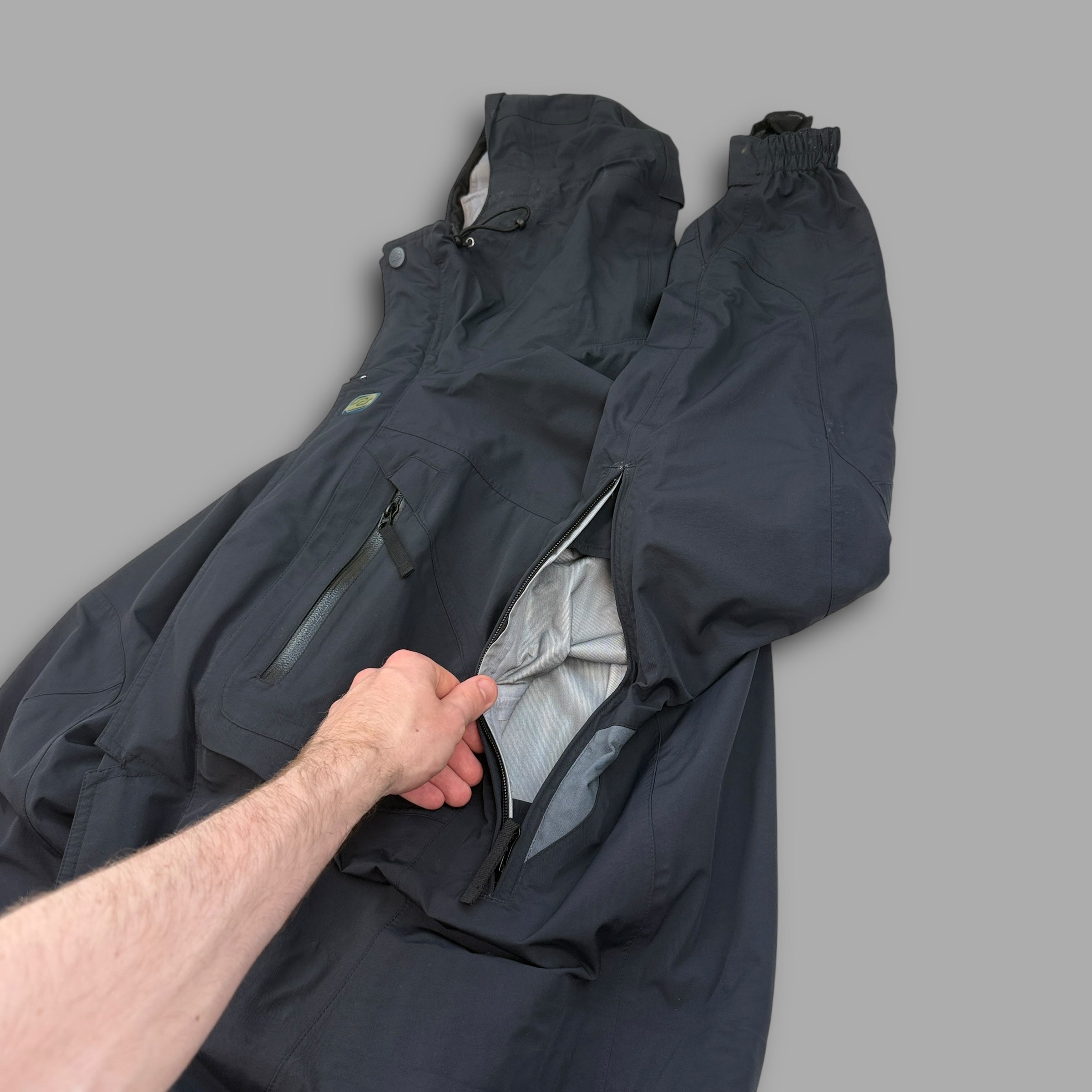 Billabong 2000's technical dual pocket taped seams ski jacket (S-M)