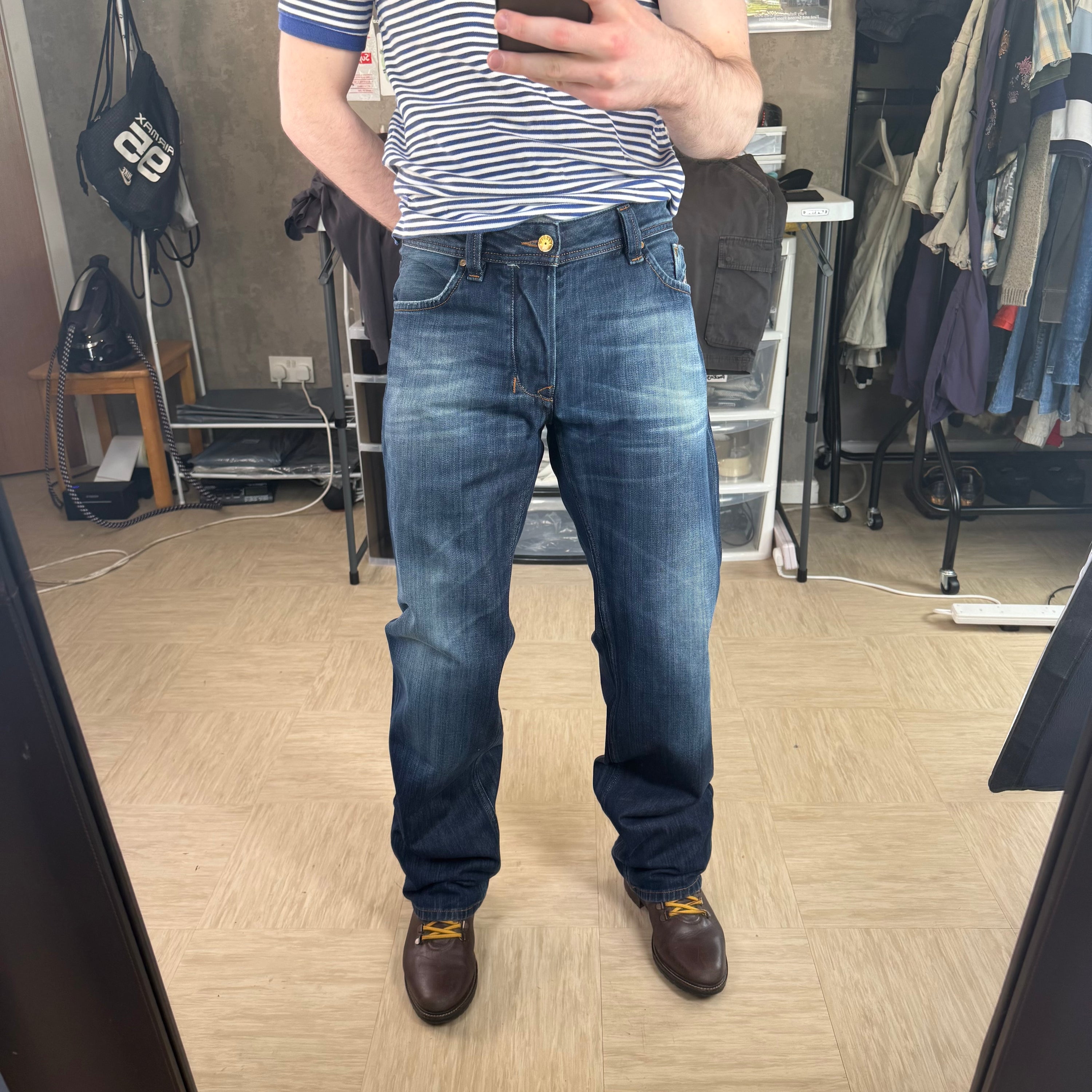 Diesel 2000's larkee dark denim relaxed straight fit (M-L)