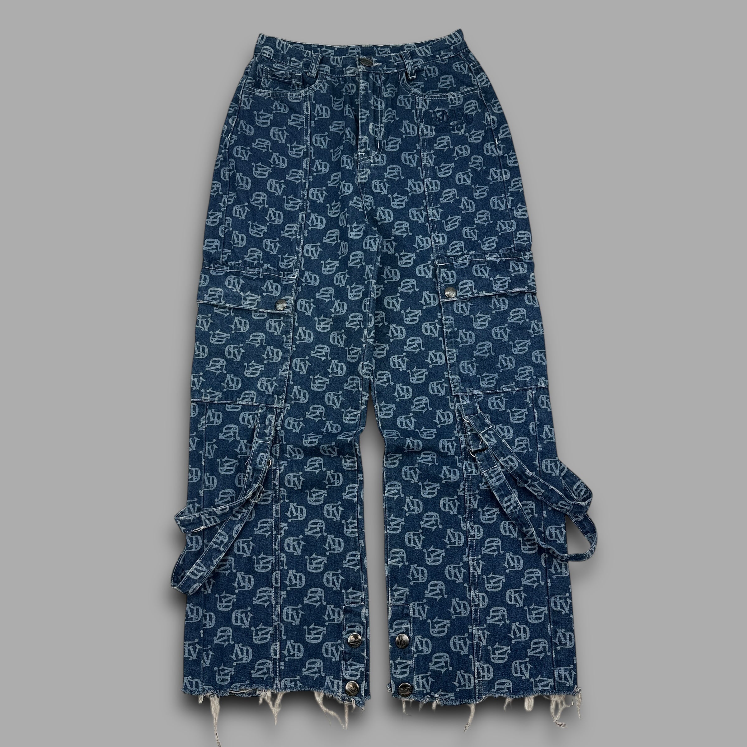 Von Dutch 2000's baggy monogram cargo jeans (M)