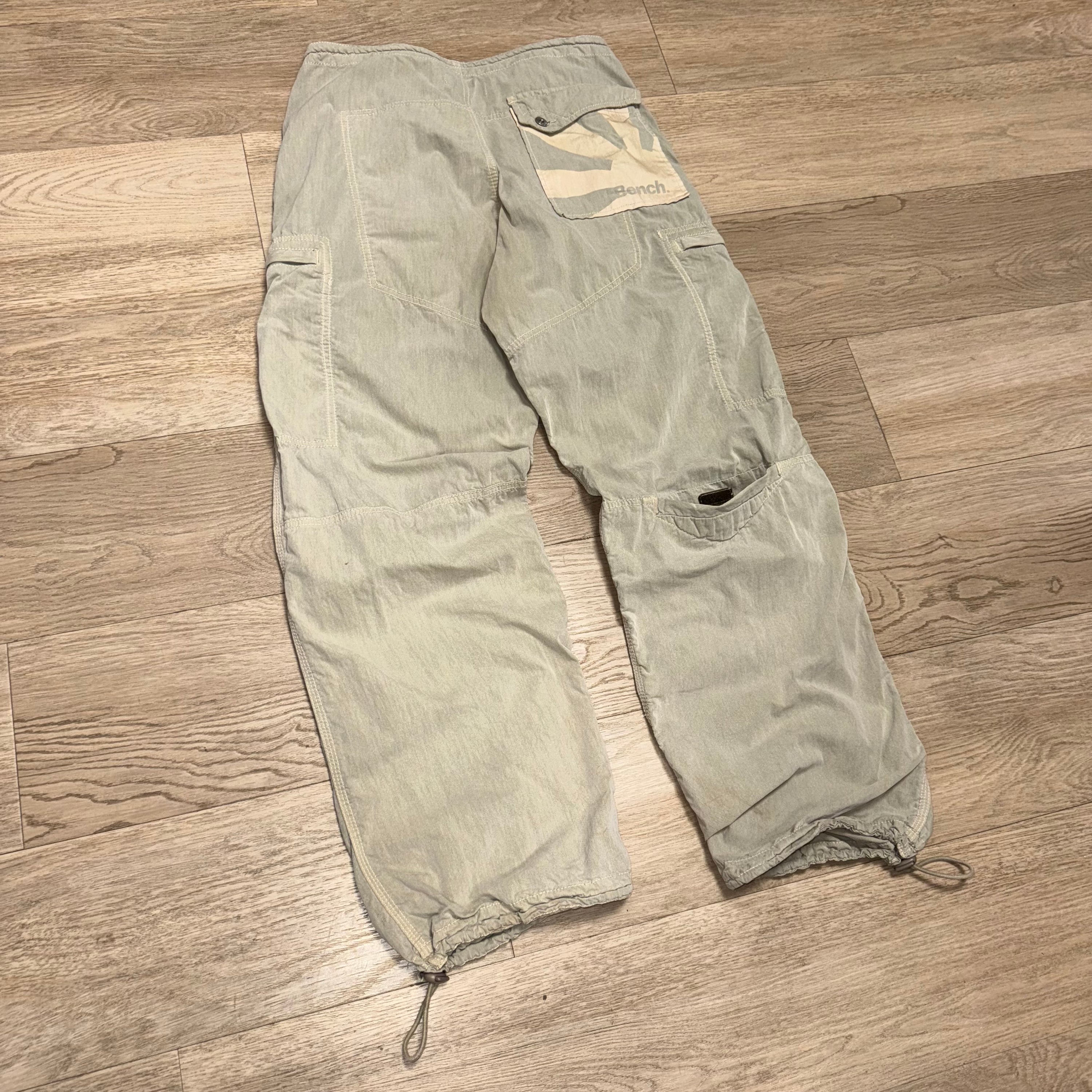 Bench 2000's technical contrast stitch baggy flight bottoms (S)