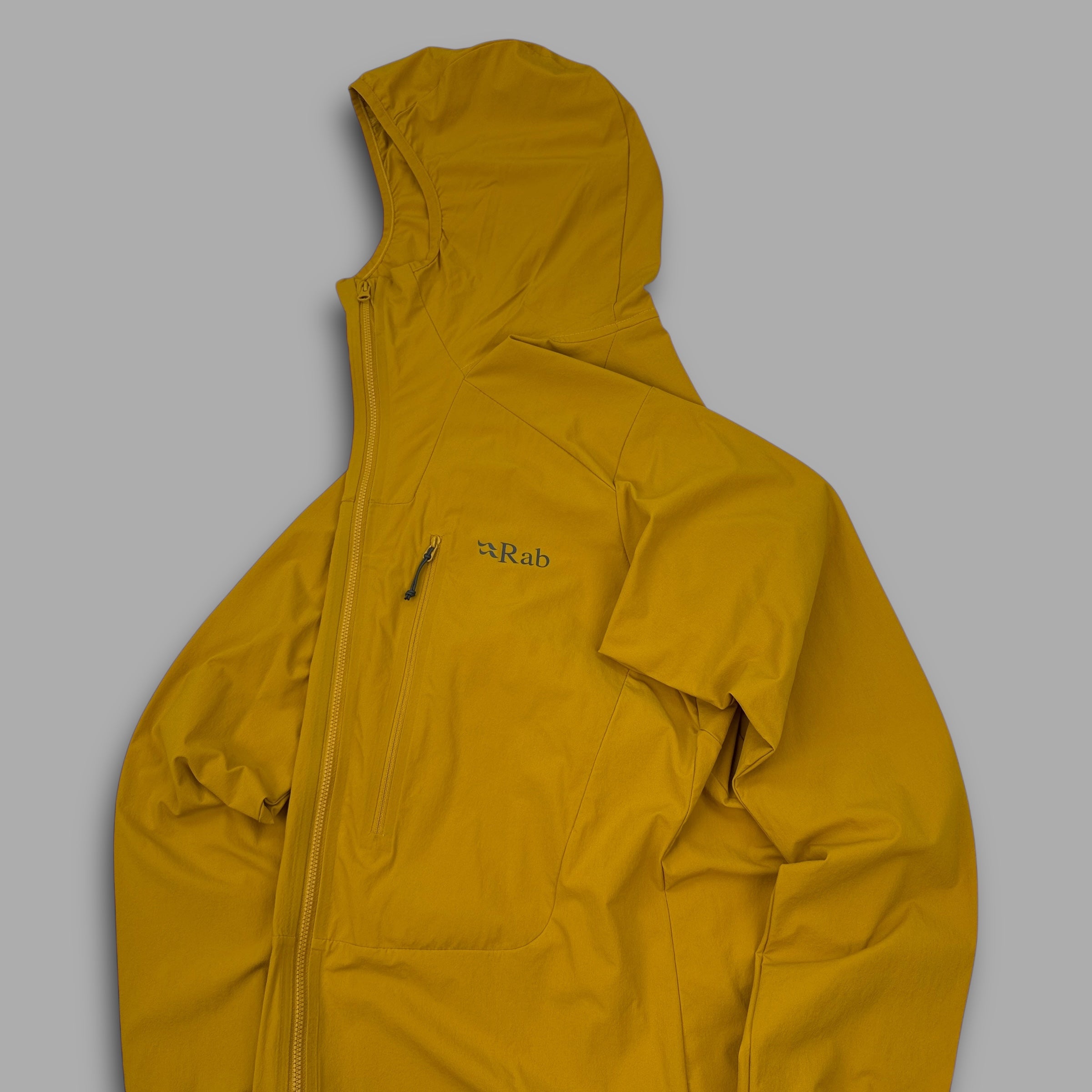 Rab 2000's technical softshell dual-pocket windbreaker (M)