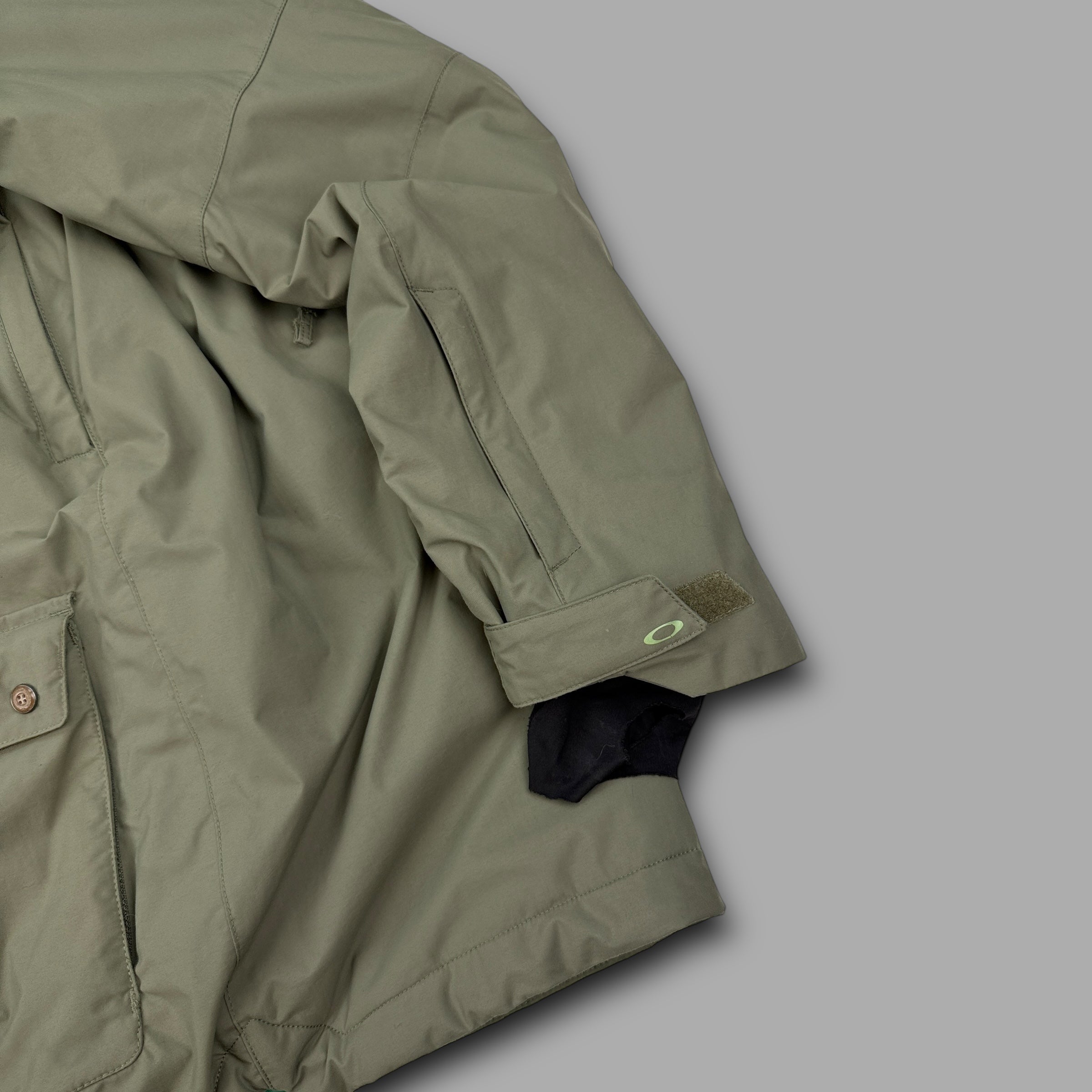 Oakley 2013 technical dual pocket vented snowboard jacket (S)