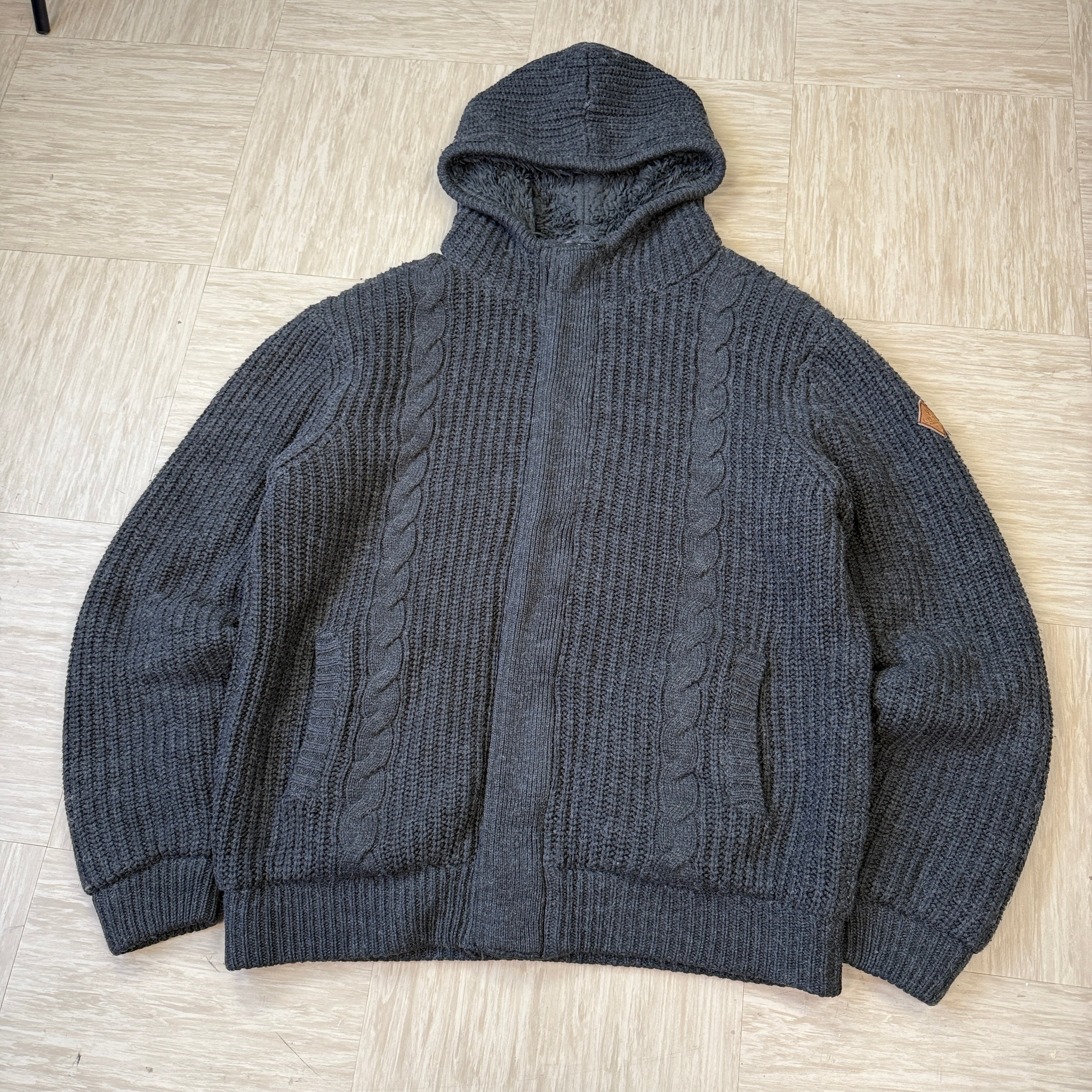 Firetrap 2000's heavy sherpa lined hooded knit jacket (XL)