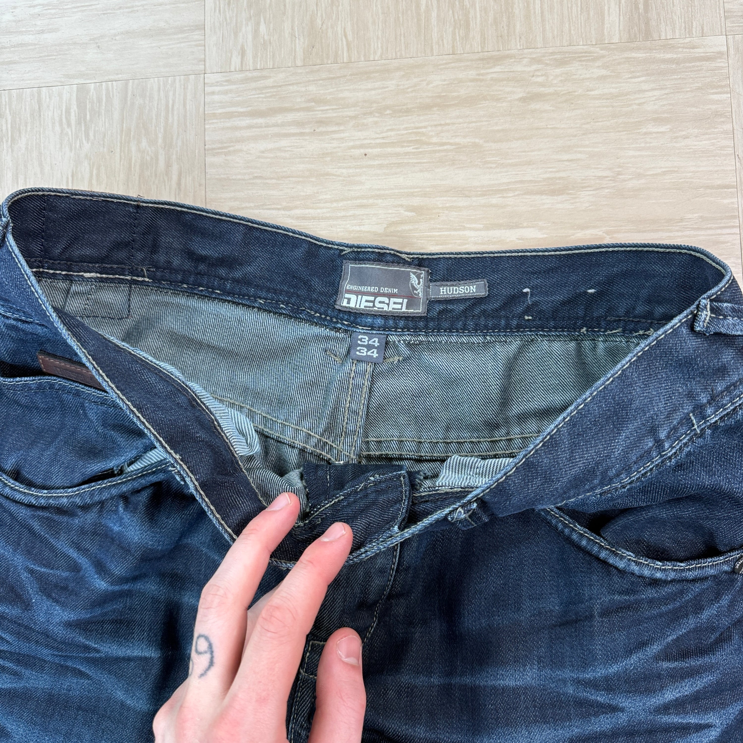Diesel 1990's Hudson fit dark denim relaxed bootcut jeans (M)