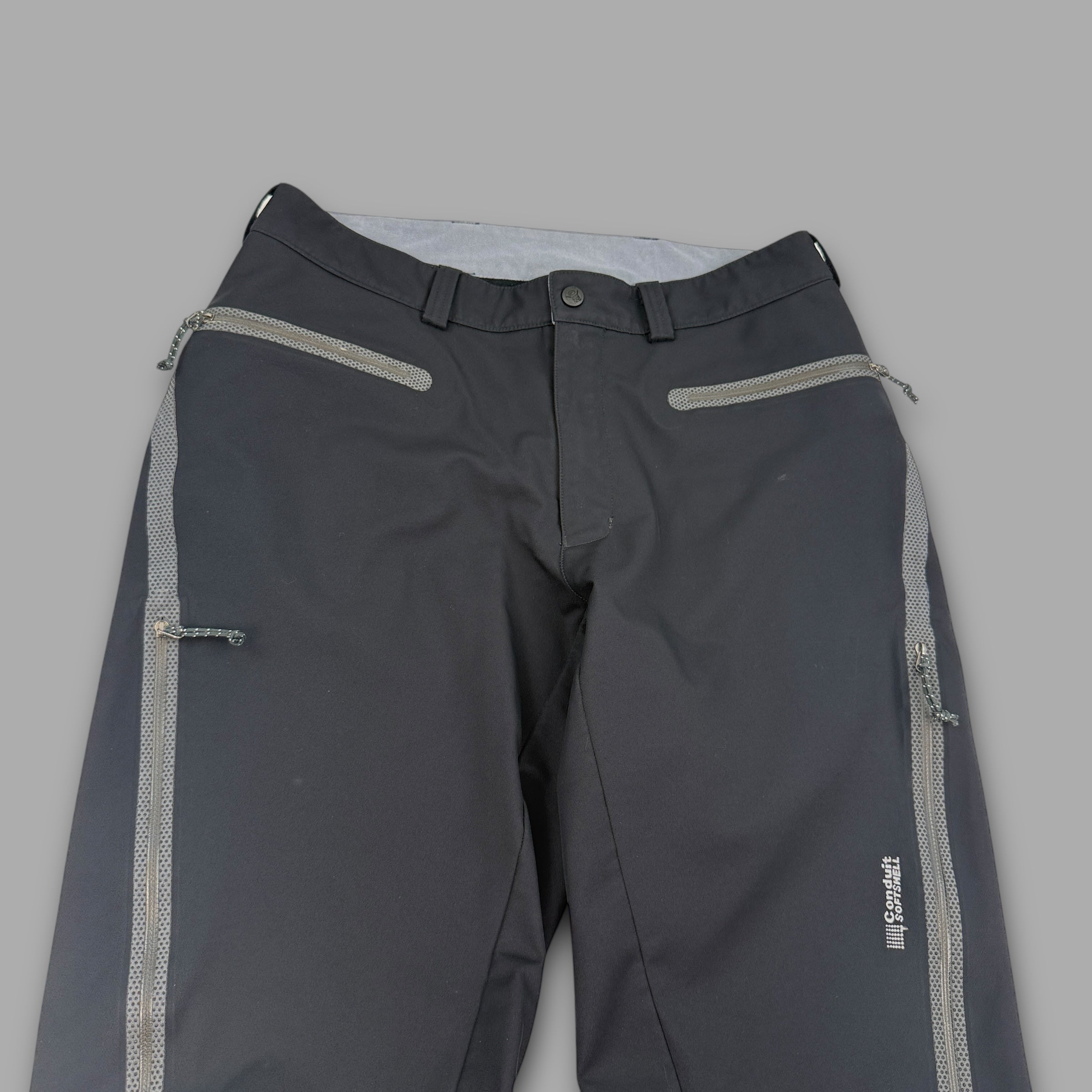 Mountain hardwear 2000's technical taped seams conduit softshell bottoms (S-M) wms