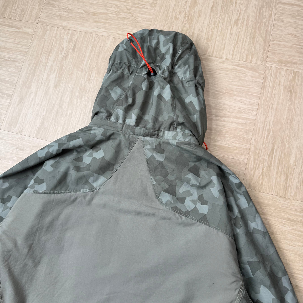 Nike ACG 2000's technical multi-pocket softshell jacket (L)