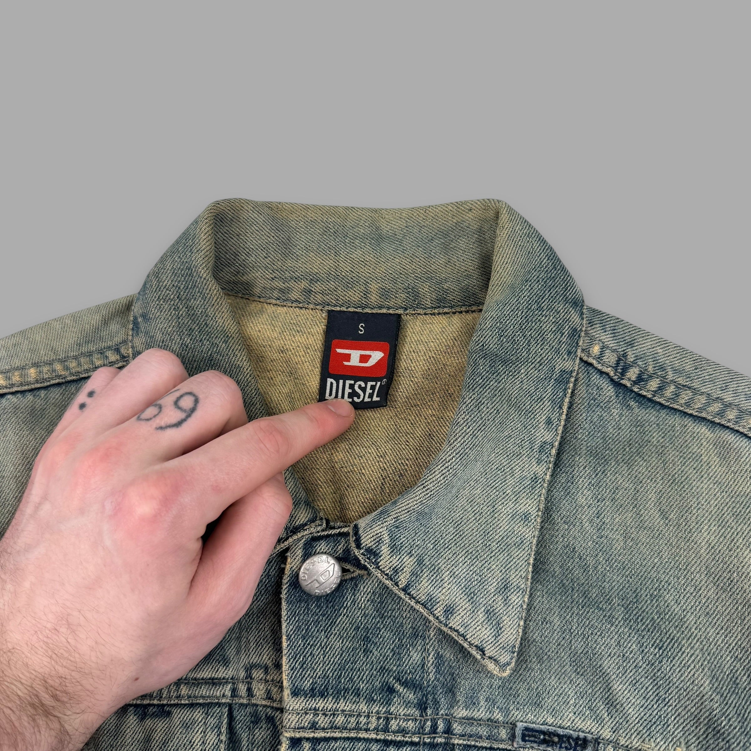 Diesel 2000's button up cropped faded denim jacket (S) wms