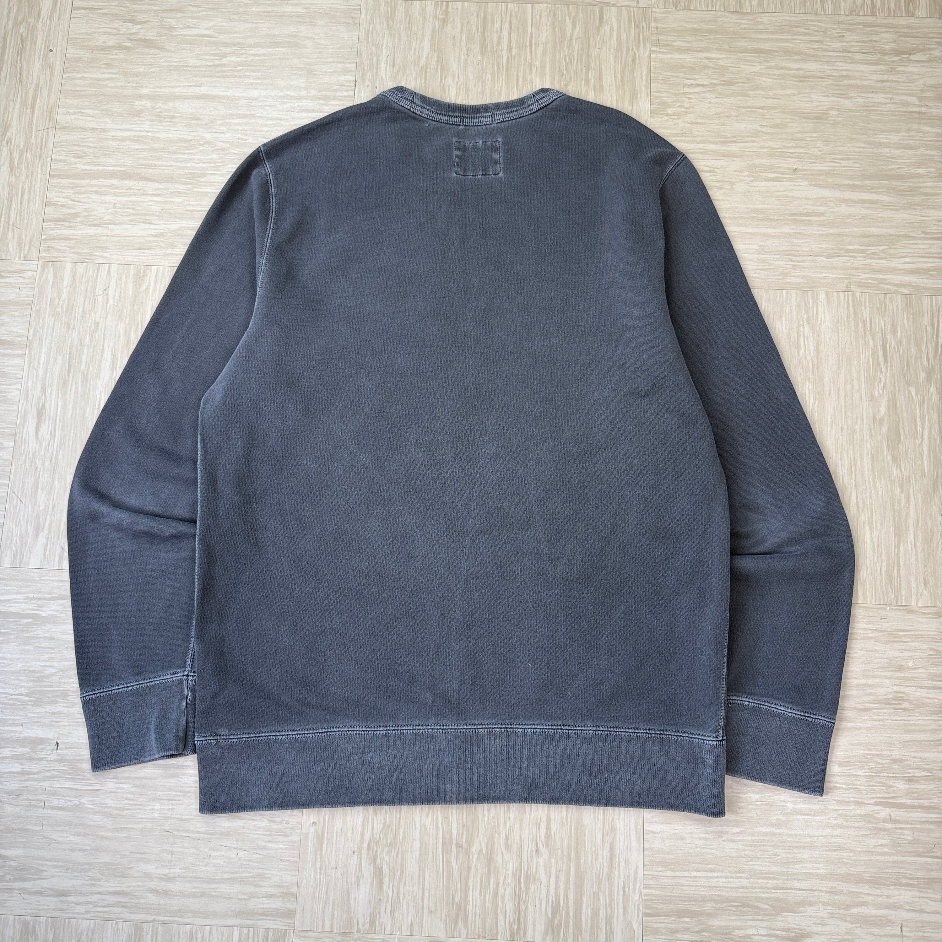 Abercrombie and fitch 2000's garment dyed pullover sweatshirt (XS)