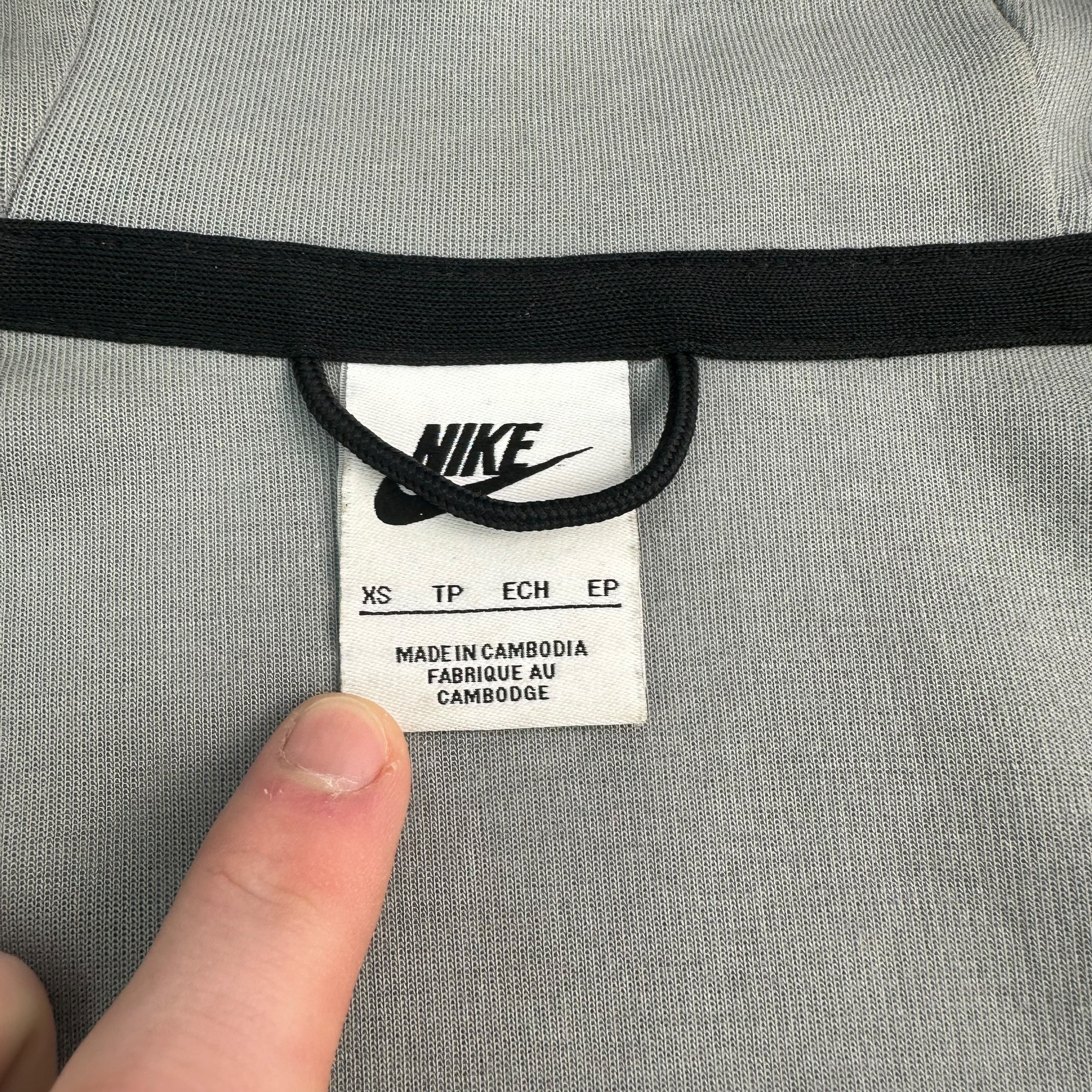 Nike tech fleece (XS)