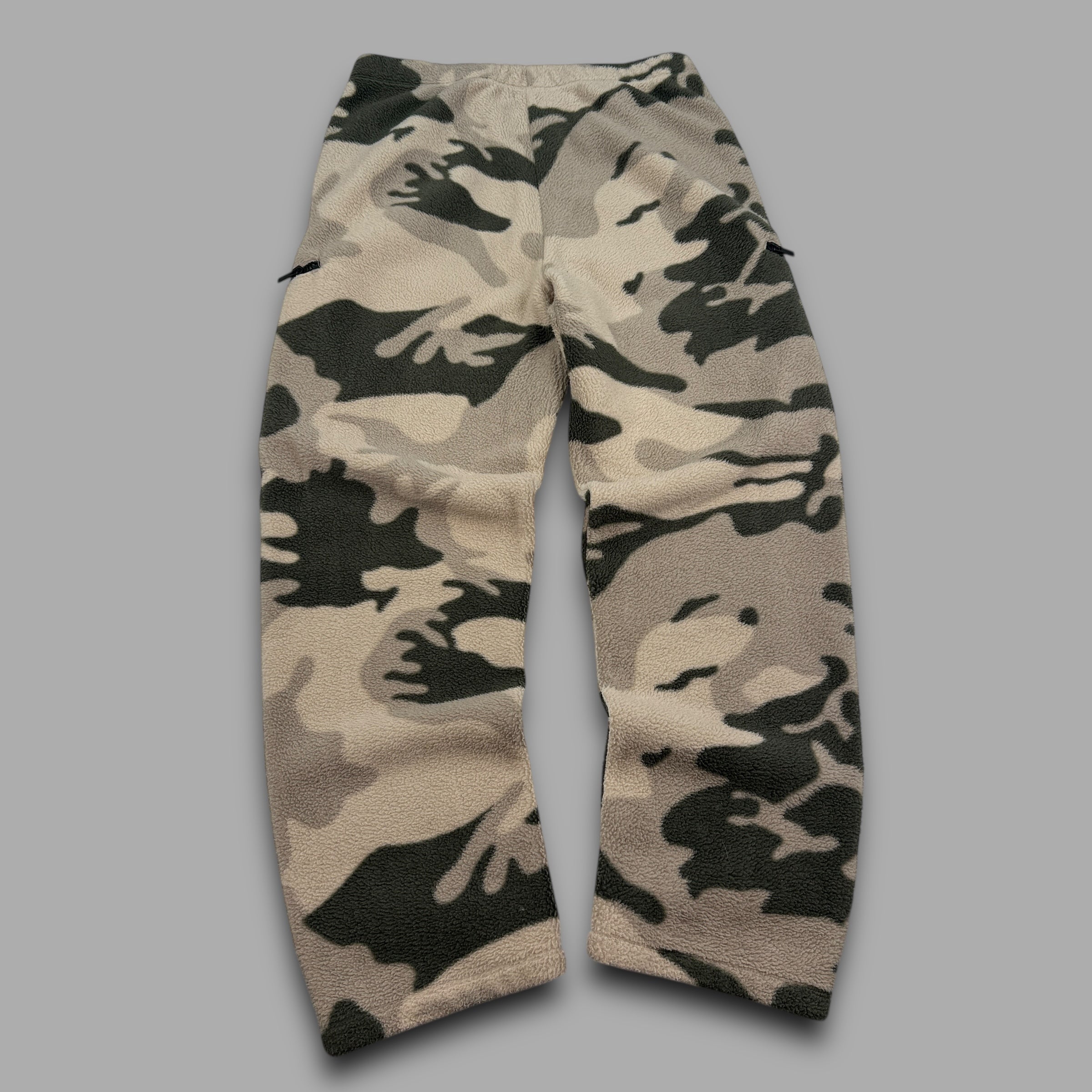 Essentials straight leg uncuffed fleece camo joggers (L) wms