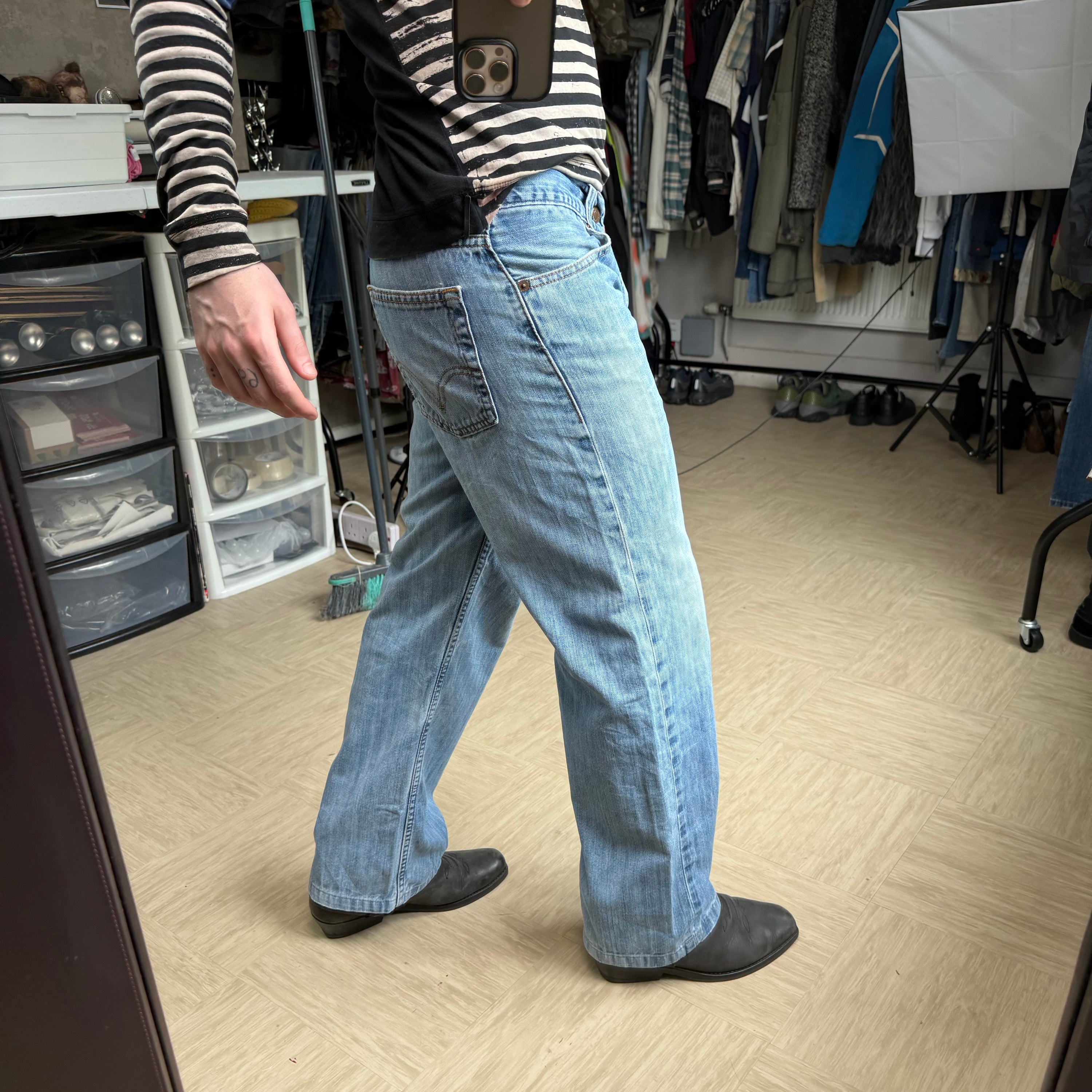 Levi's 509 2000's relaxed straight fit denim jeans (S)