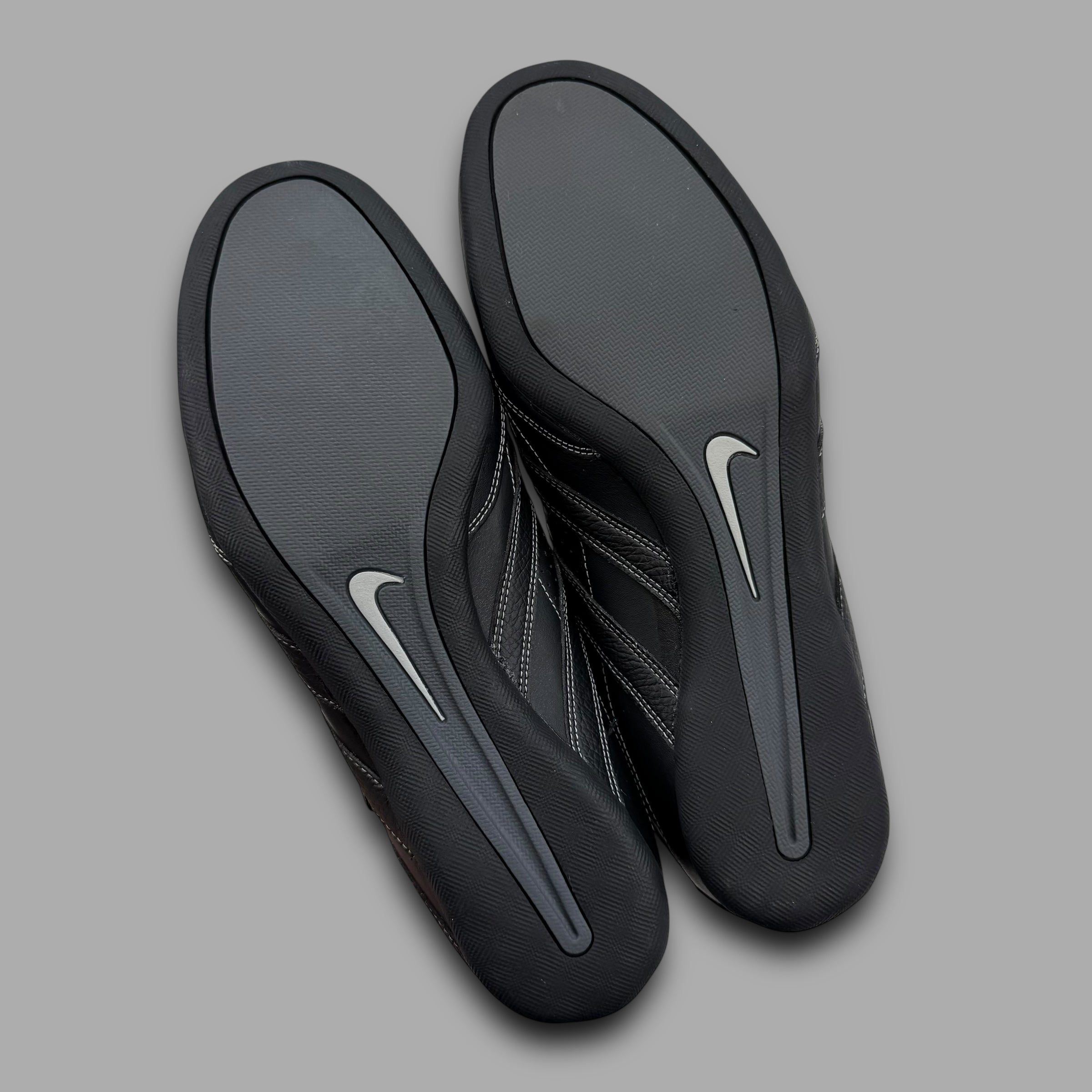 Nike roubaix 2009 'black & silver perforated ' slip on (UK8)